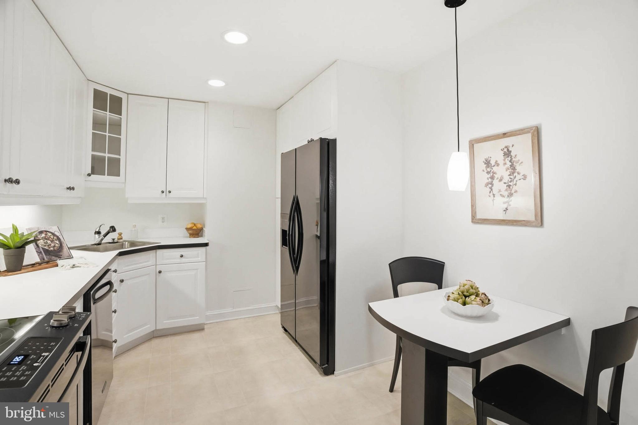 ROLAND PARK - Residential