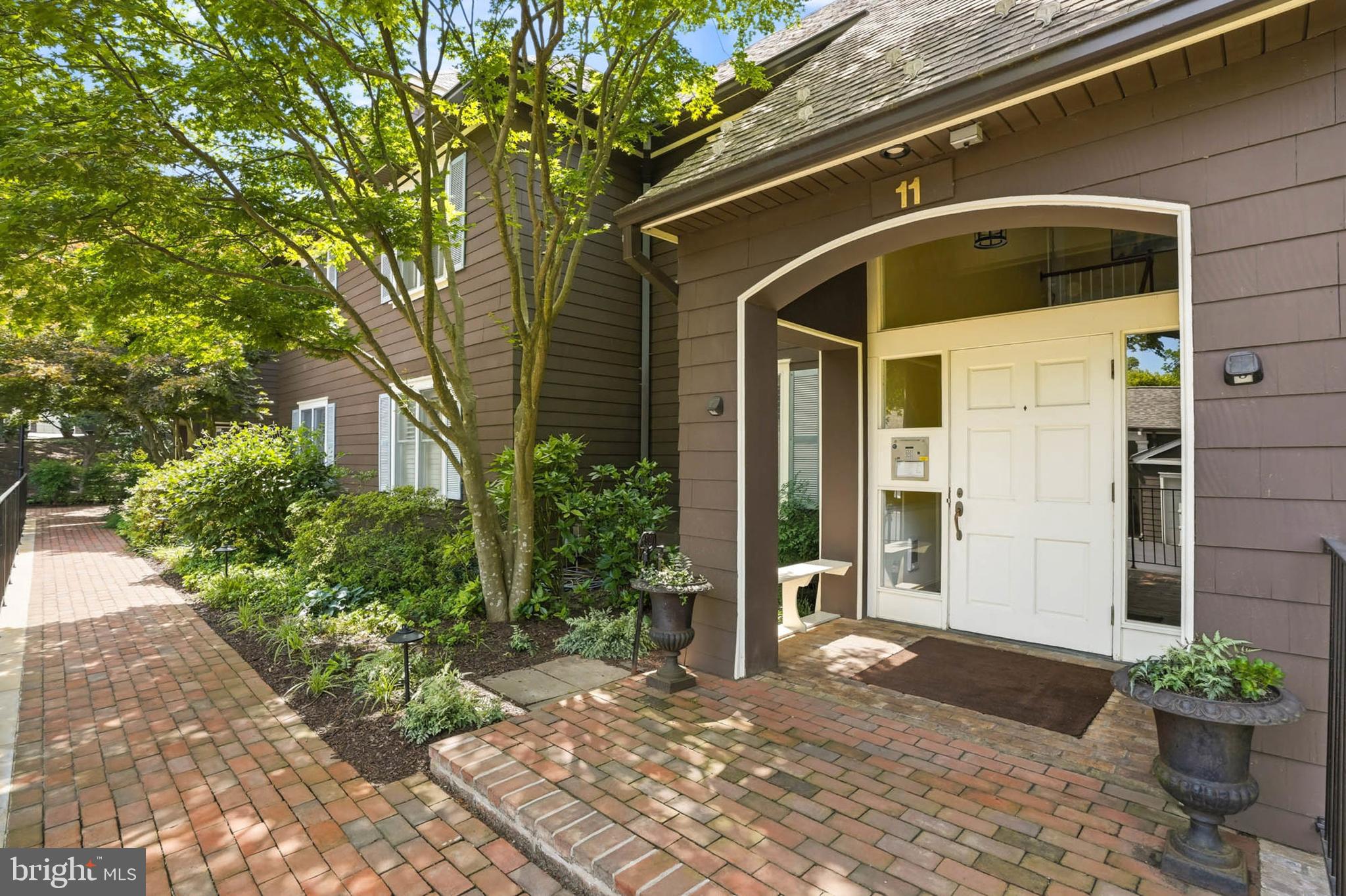 ROLAND PARK - Residential