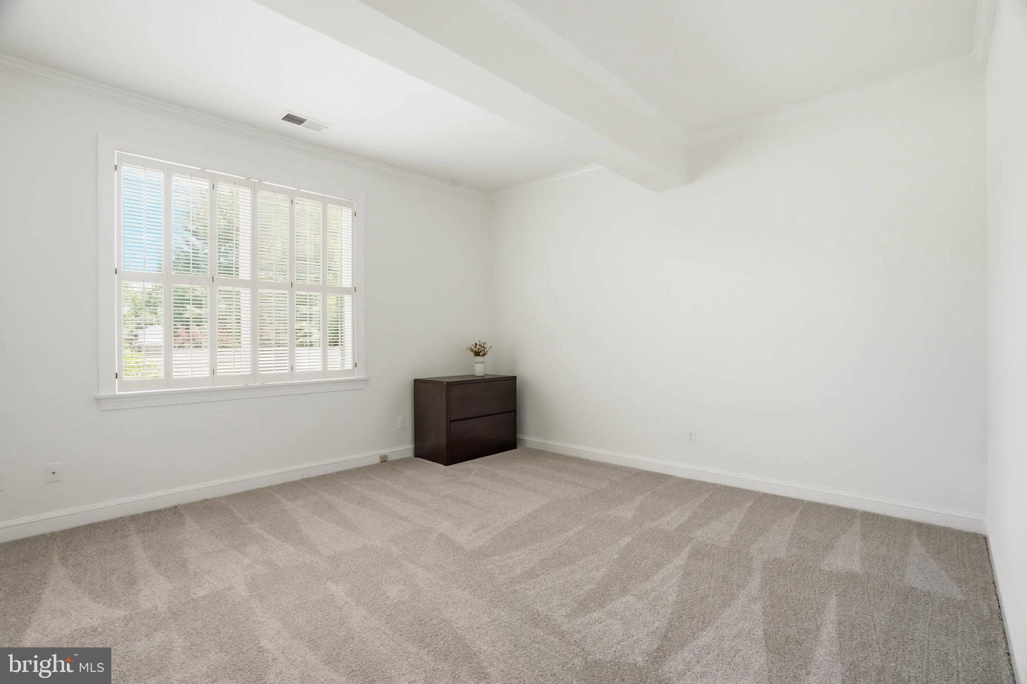 ROLAND PARK - Residential