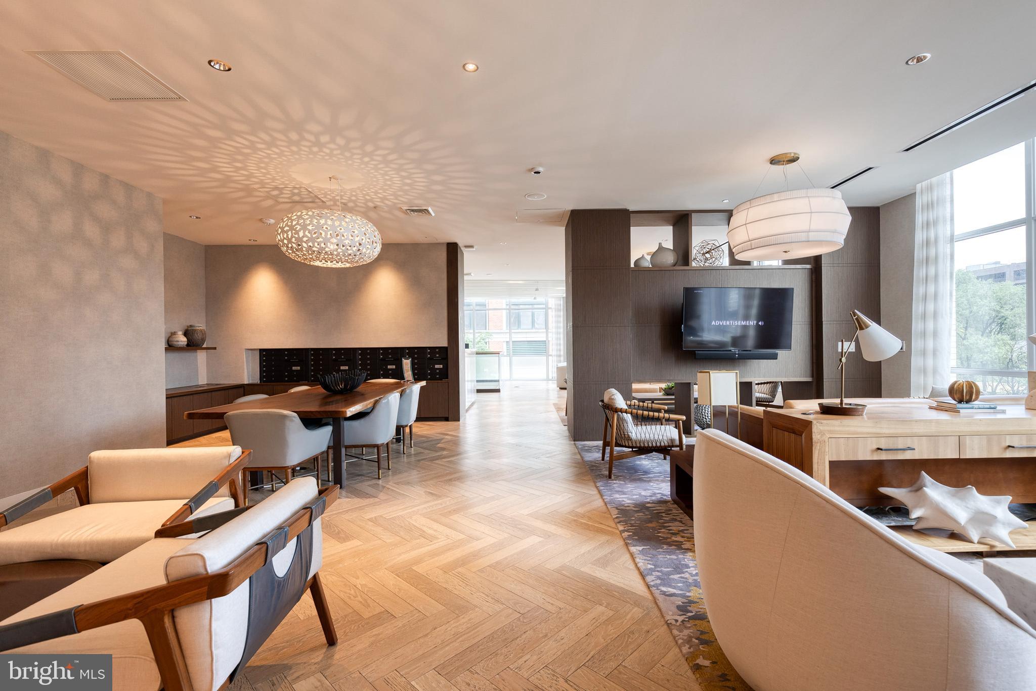 HARBOR EAST - Residential