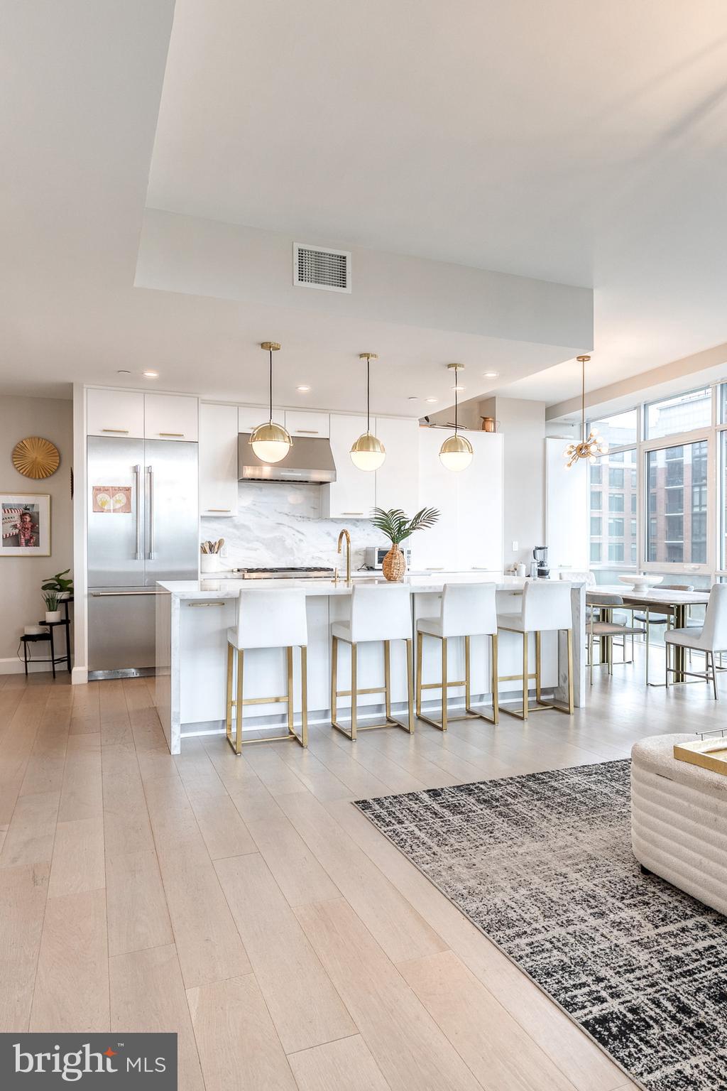 HARBOR EAST - Residential