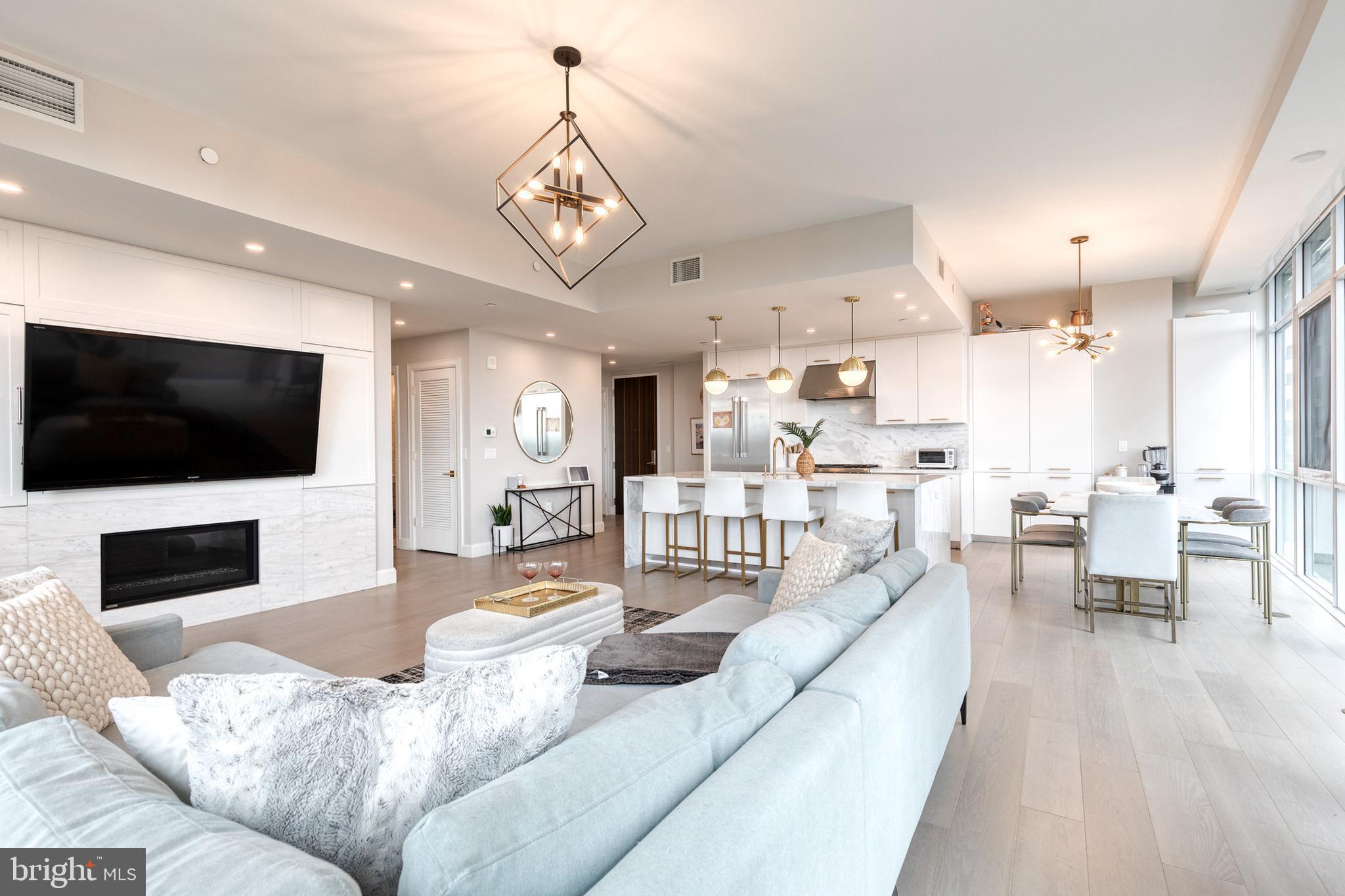 HARBOR EAST - Residential