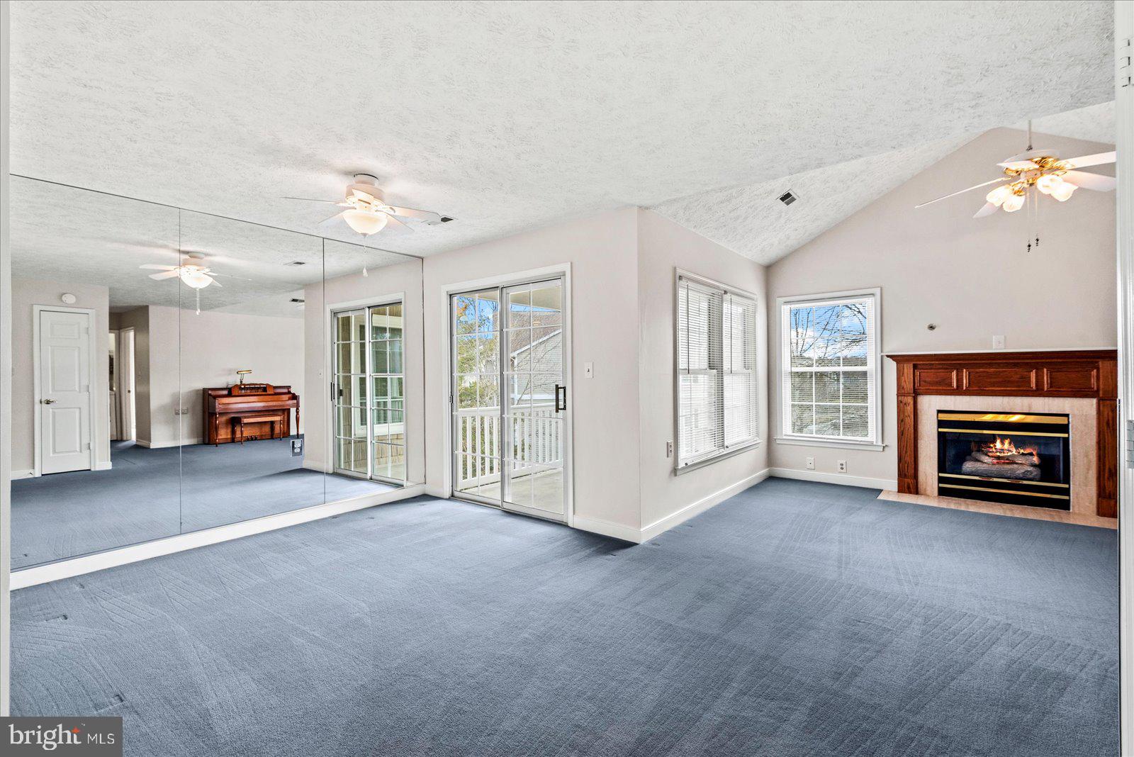 SUMMERLAKE - Residential