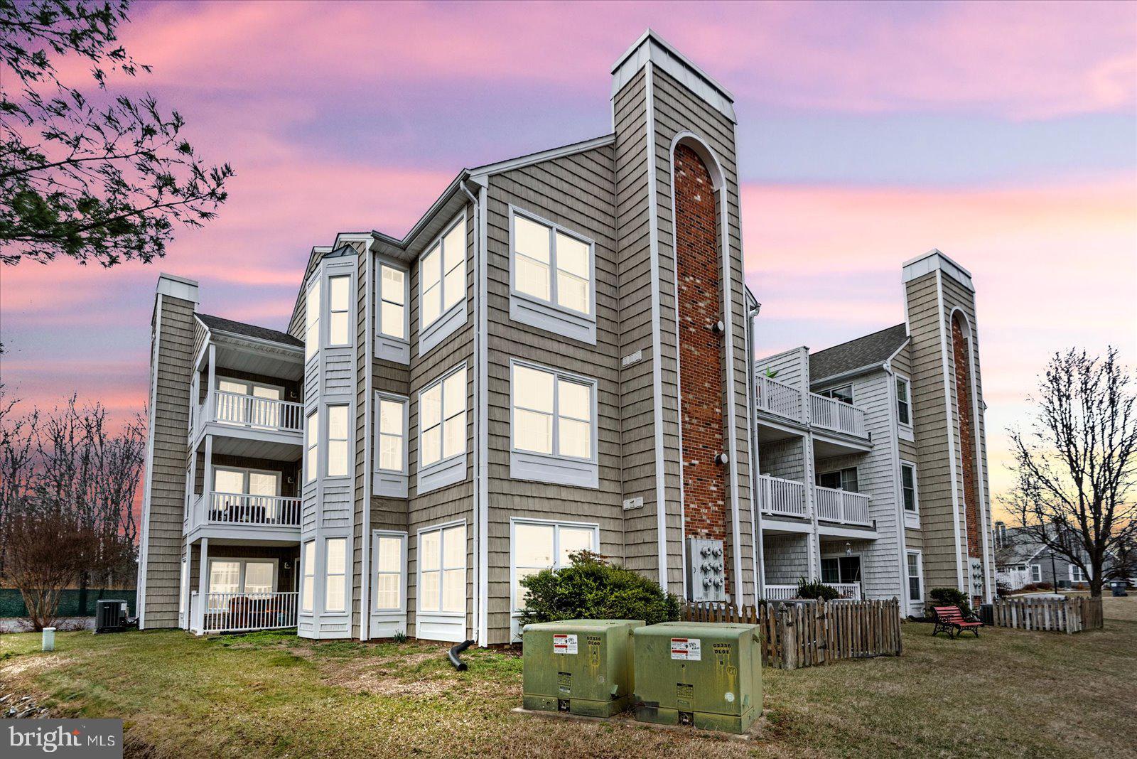 SUMMERLAKE - Residential