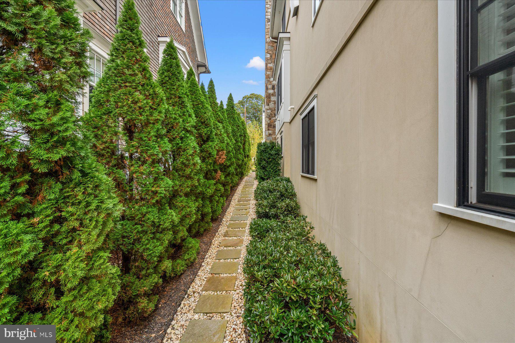 BERKLEY - Residential