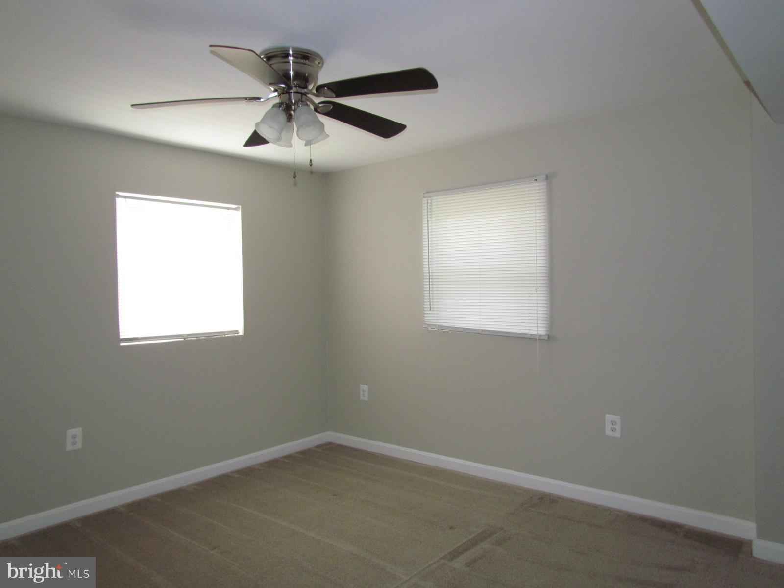 GREENVIEW KNOLLS - Residential Lease