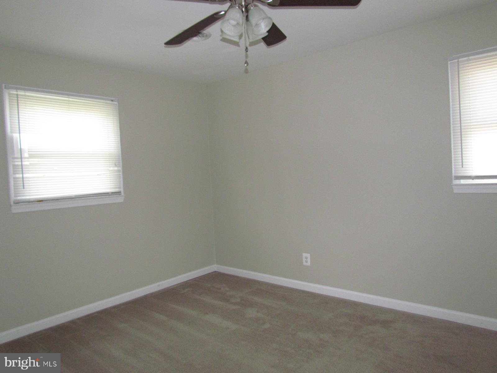GREENVIEW KNOLLS - Residential Lease