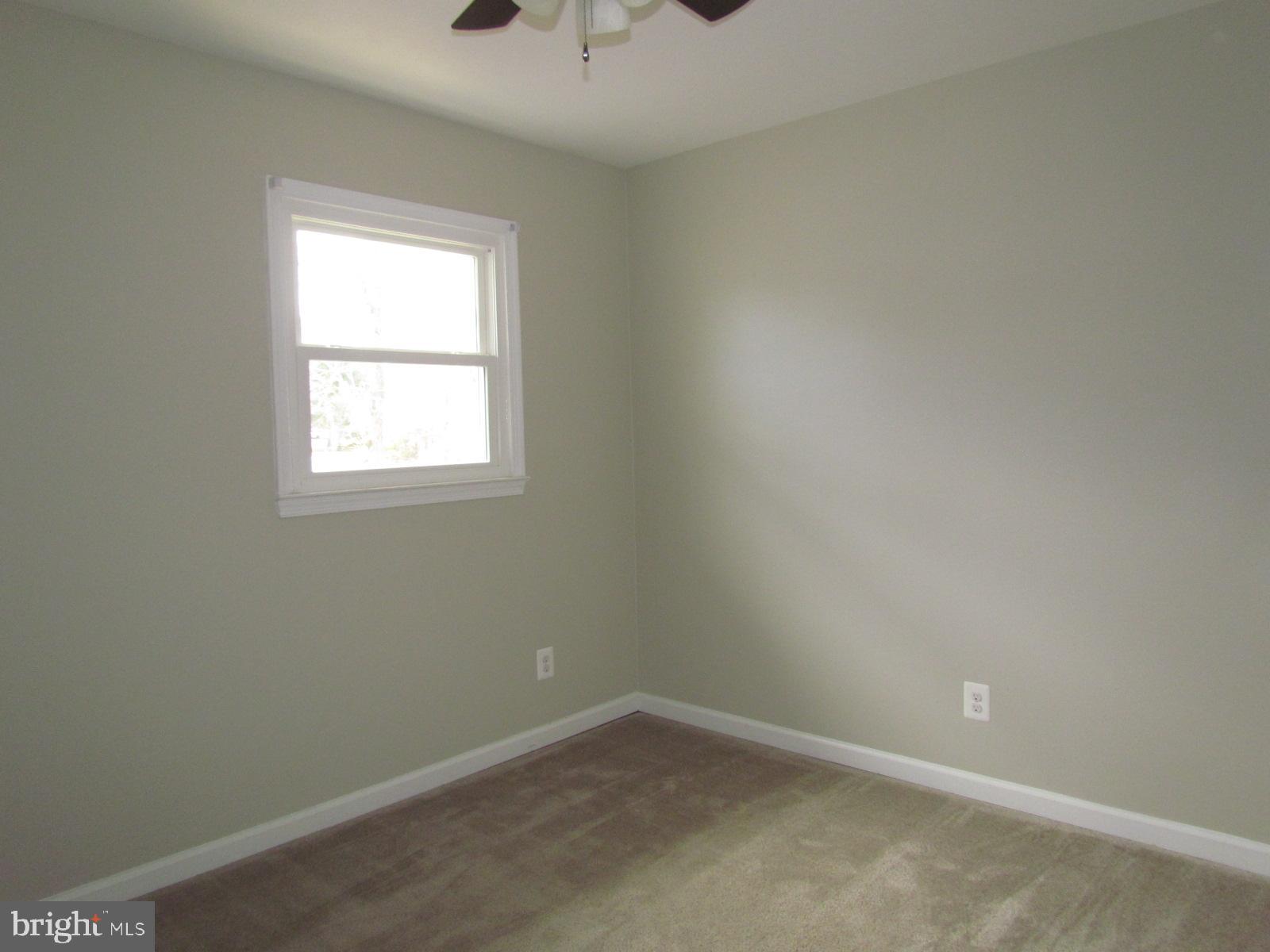 GREENVIEW KNOLLS - Residential Lease
