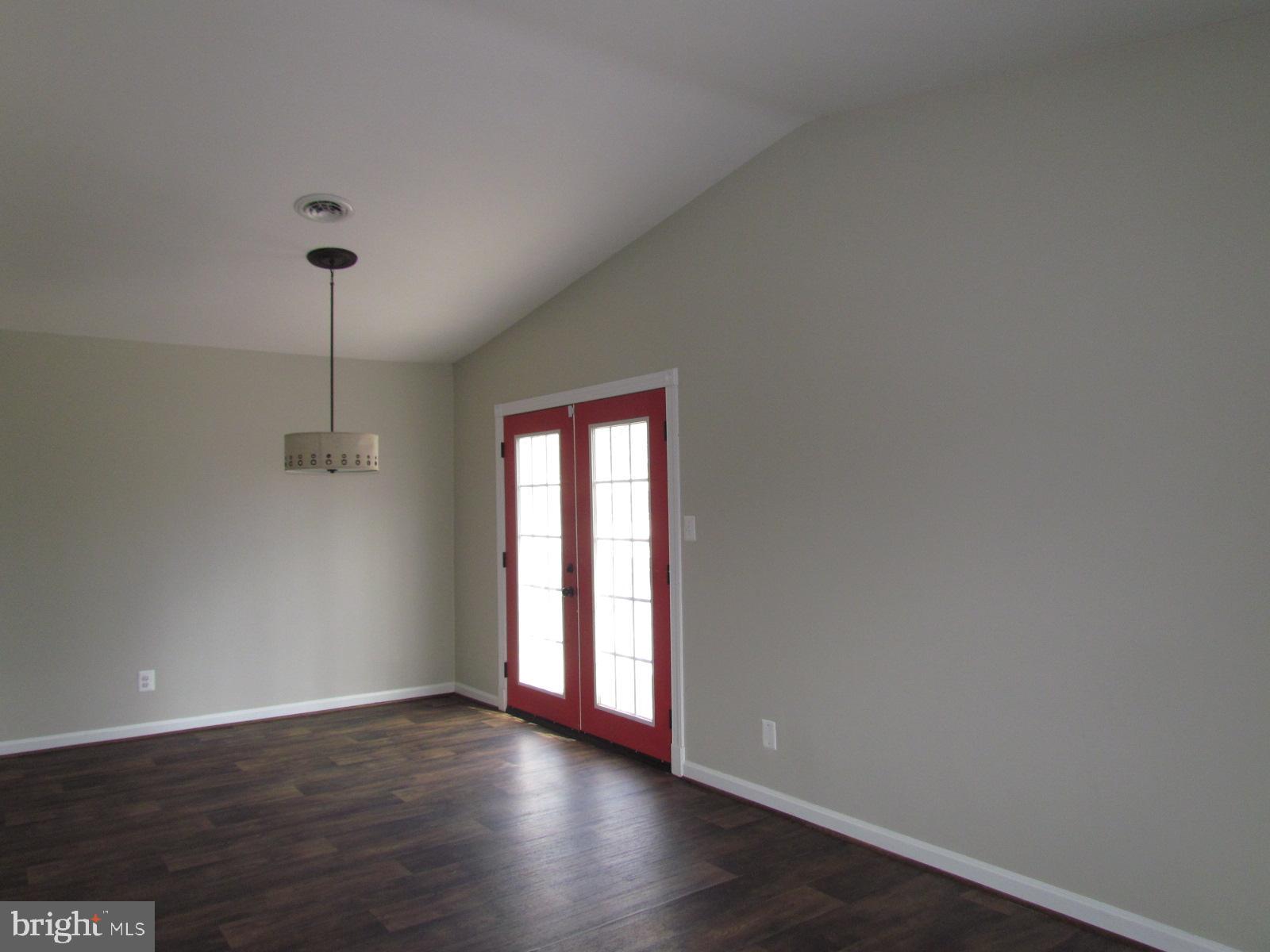 GREENVIEW KNOLLS - Residential Lease