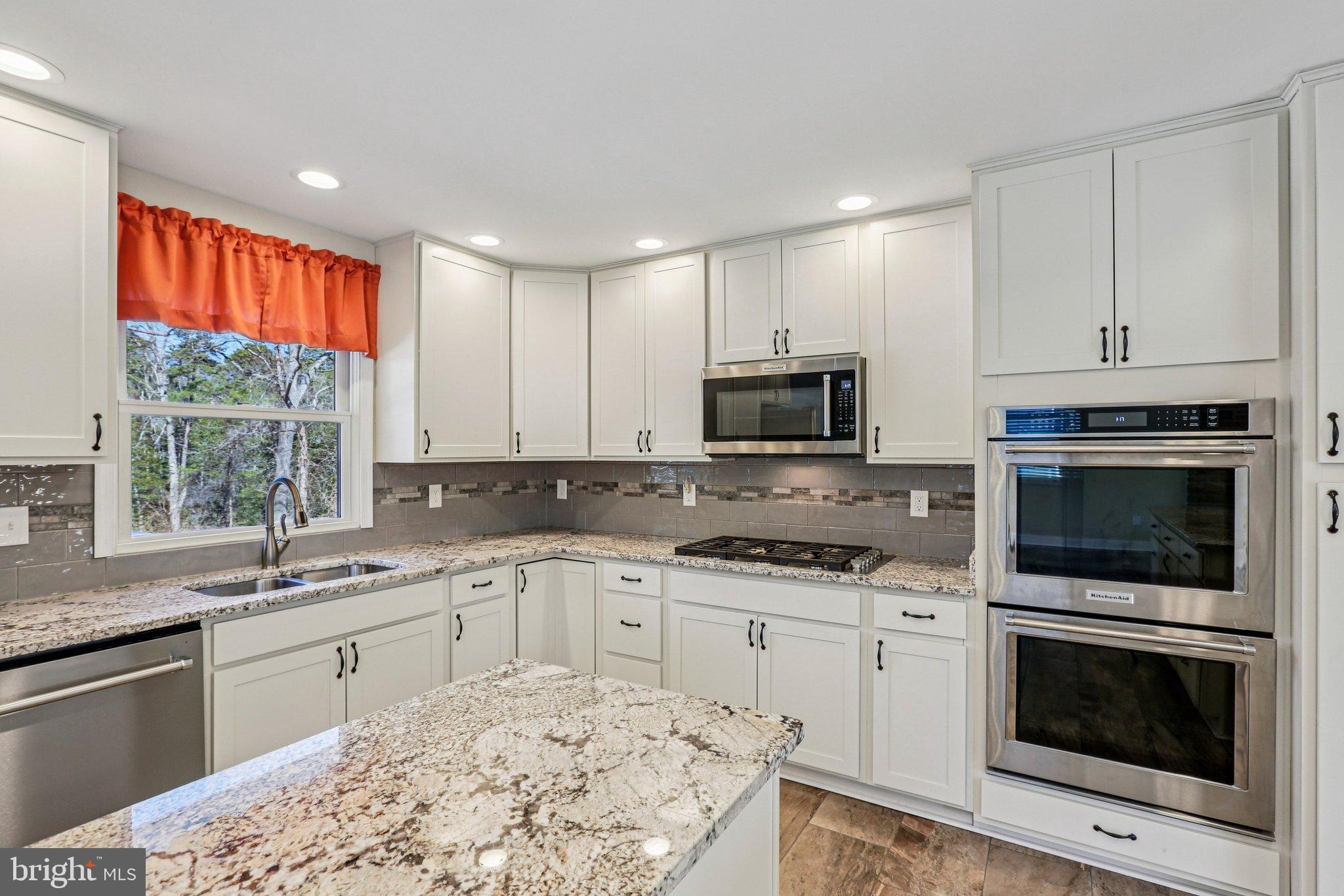 SELBY GROVE - Residential