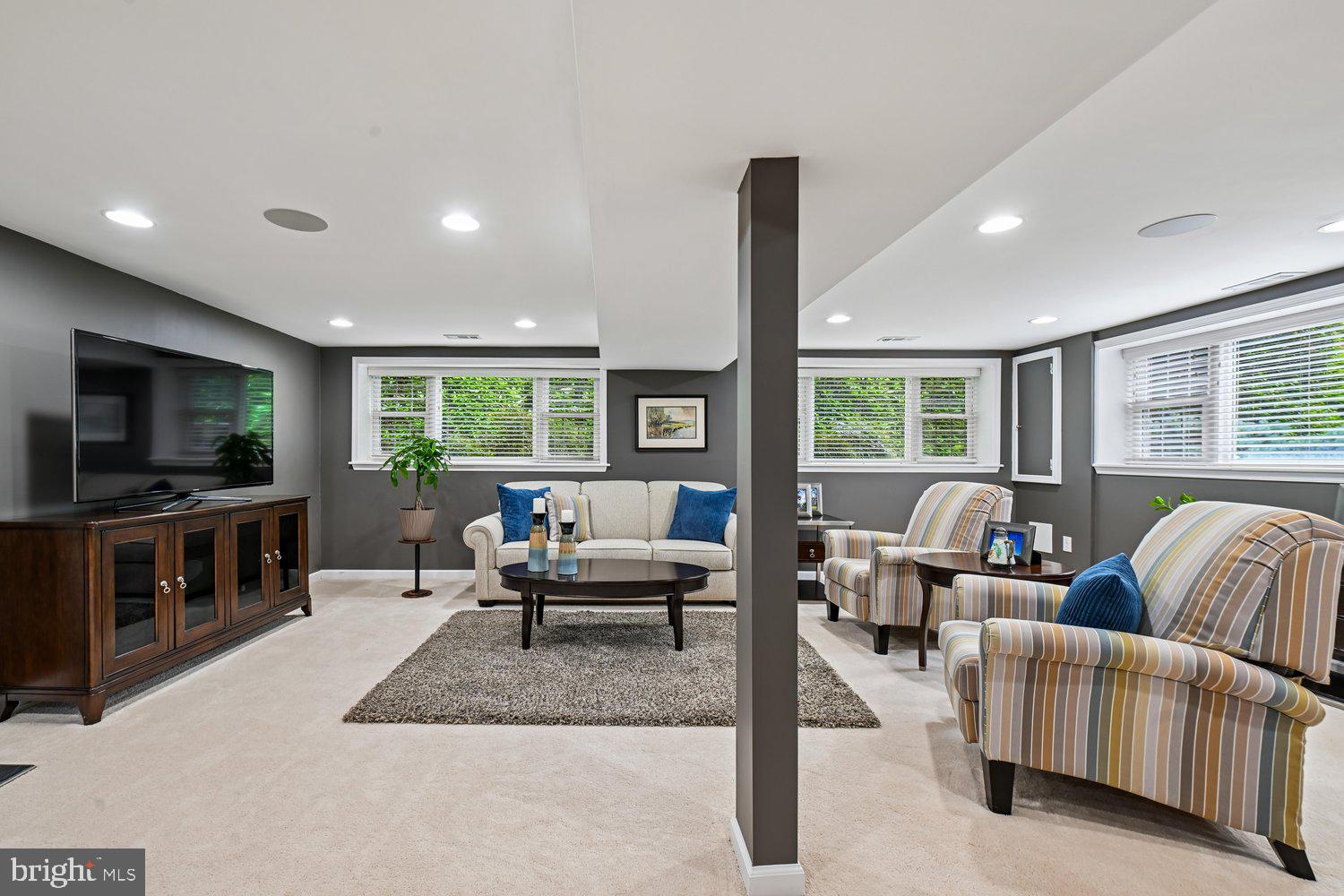 CHESTNUT HILL - Residential