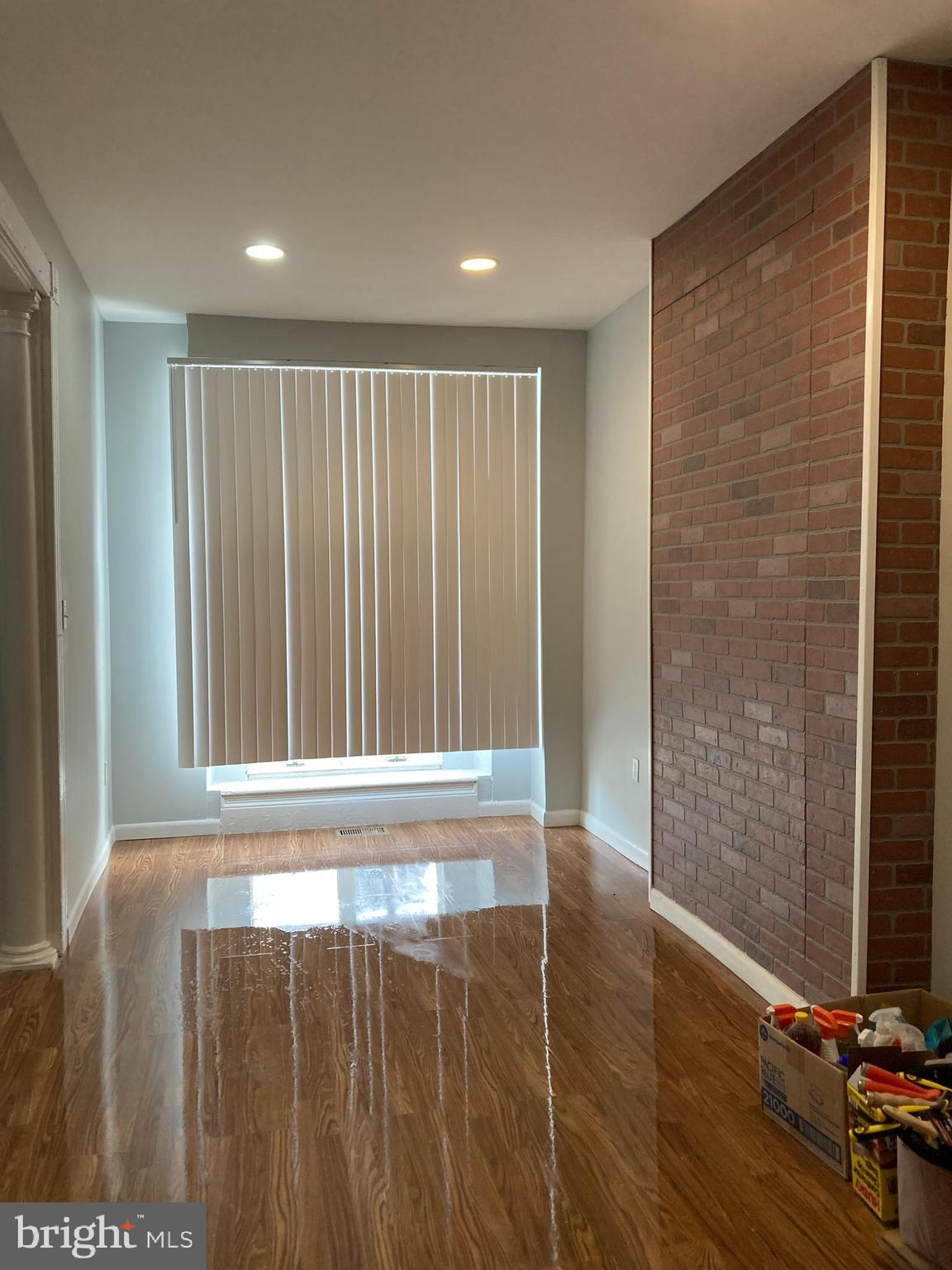 JOHNSTON SQUARE - Residential