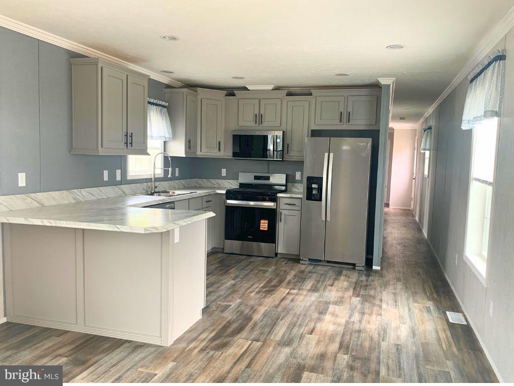 CEDAR MANOR MHP - Residential