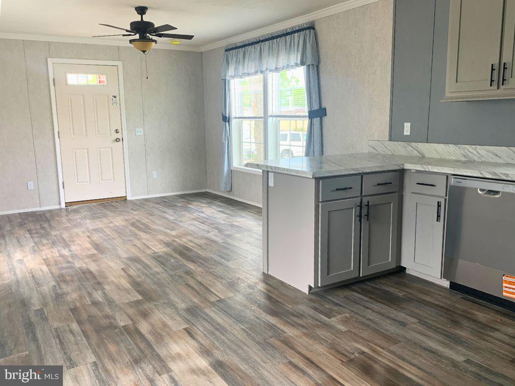 CEDAR MANOR MHP - Residential