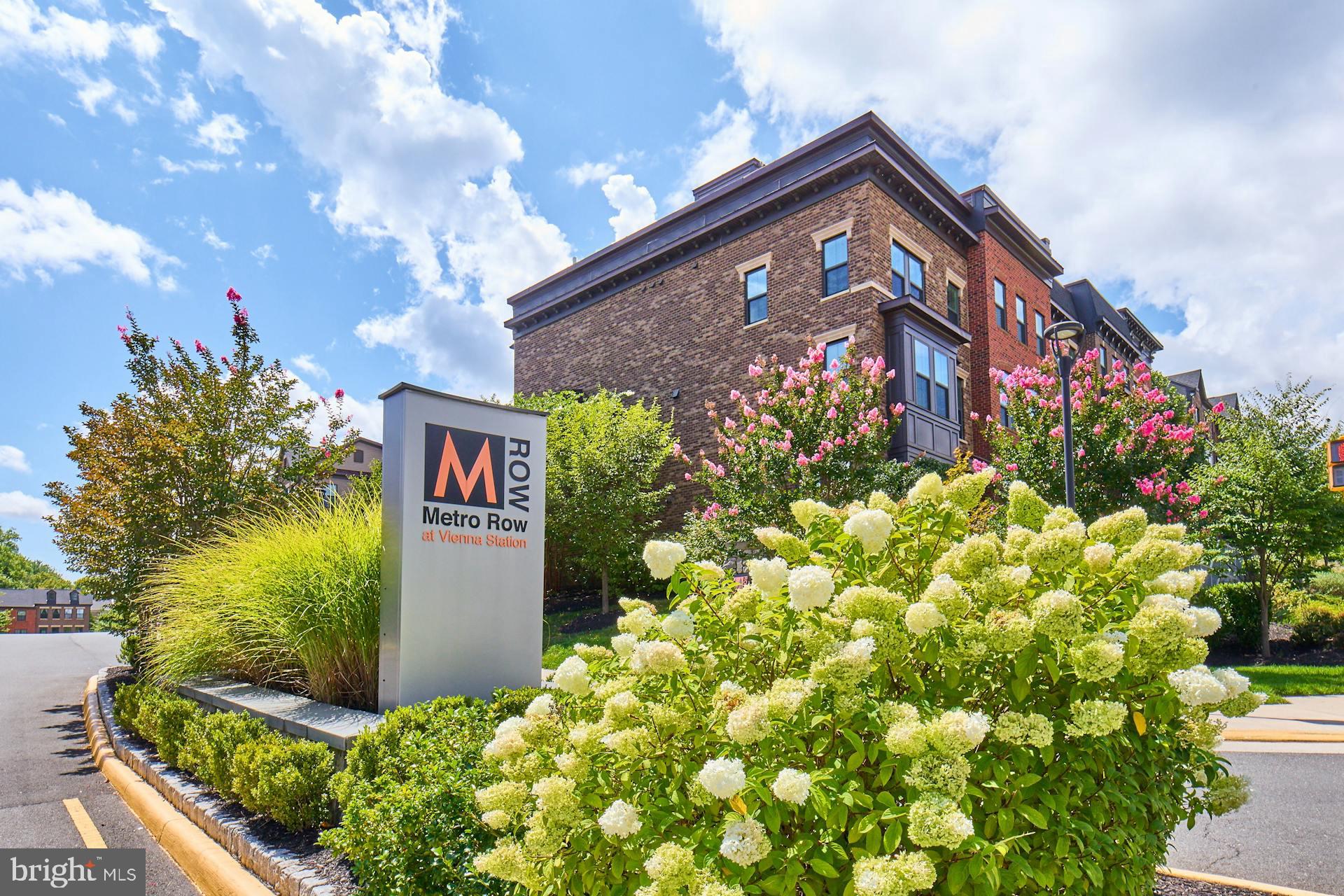 METRO ROW - Residential Lease