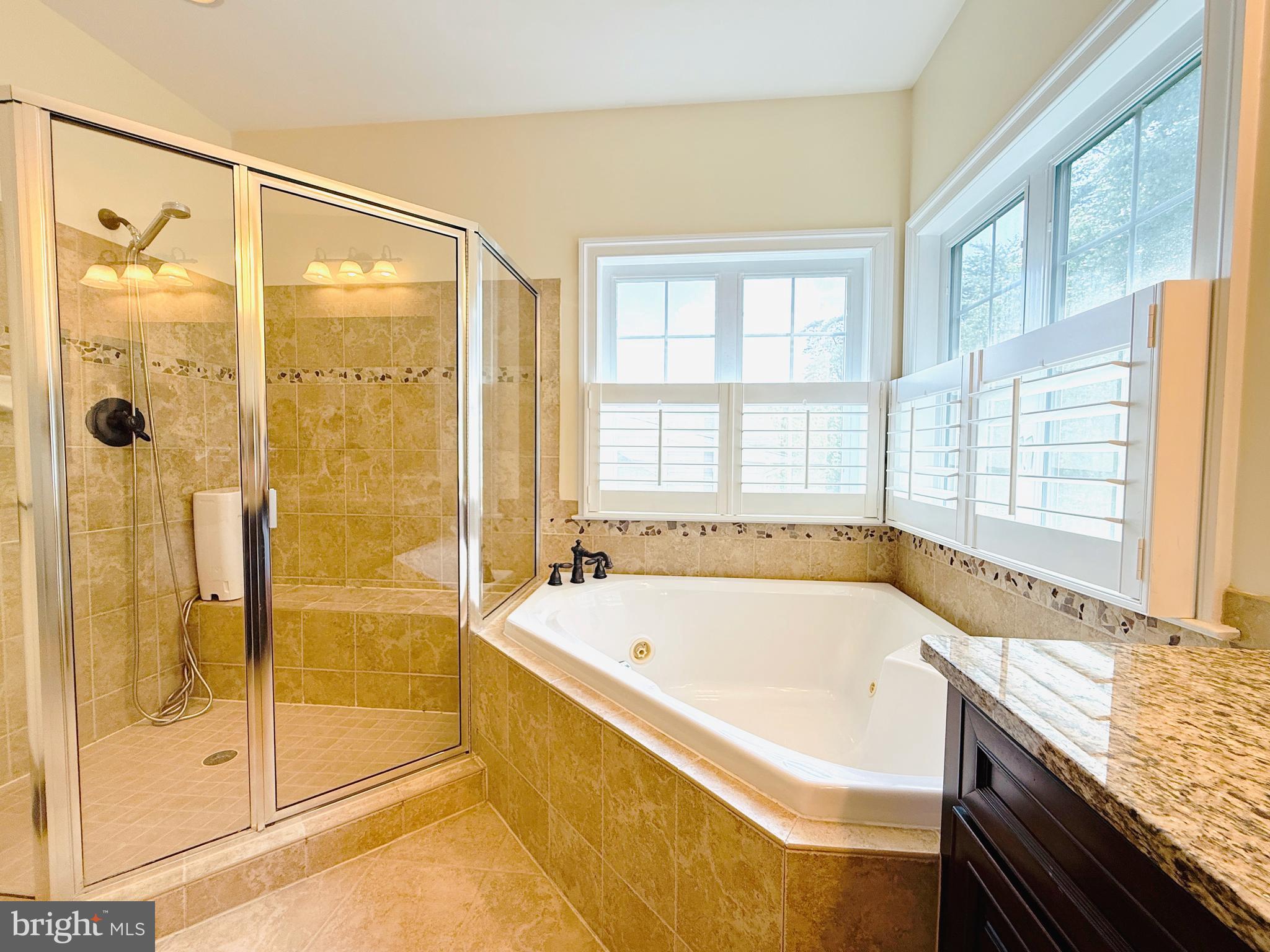 LAKEWOOD HILLS - Residential