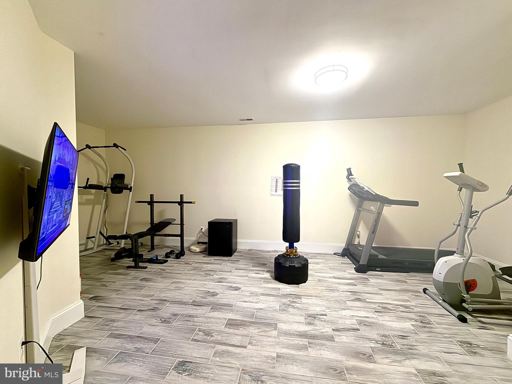 LAKEWOOD HILLS - Residential
