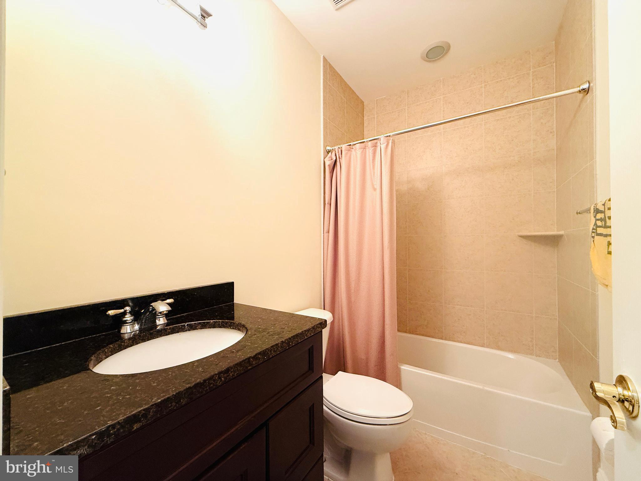 LAKEWOOD HILLS - Residential