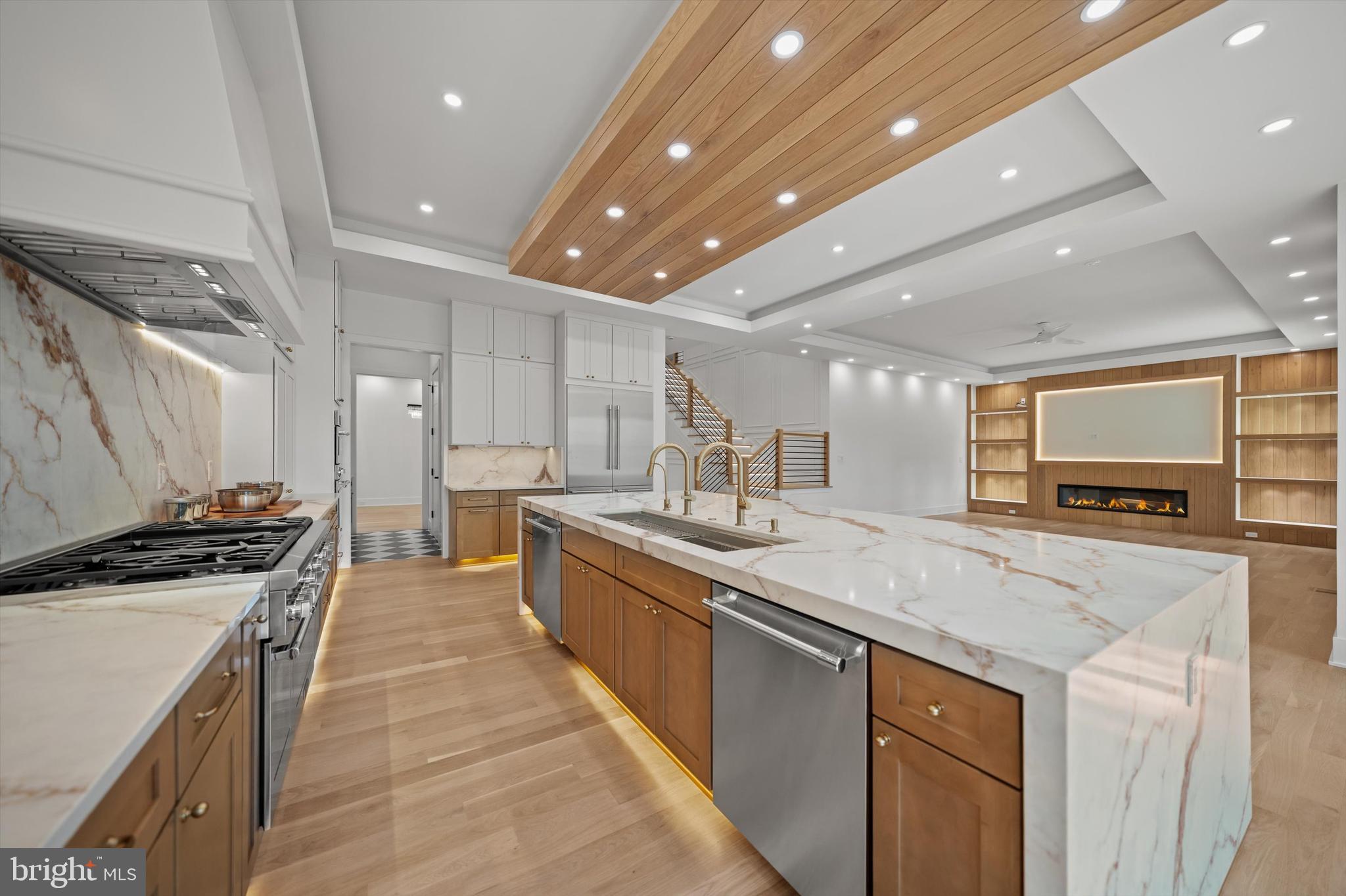 PIMMIT HILLS - Residential
