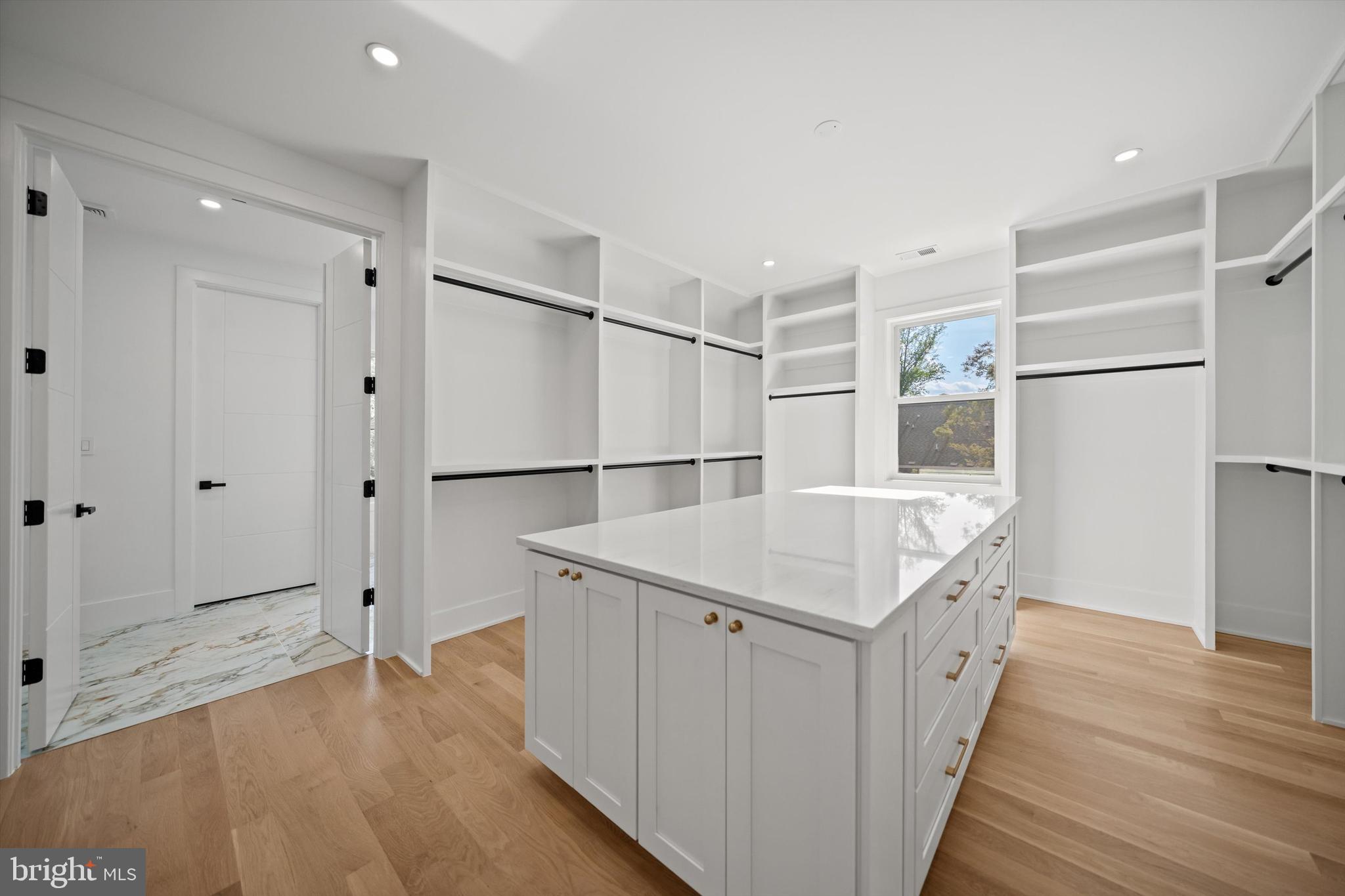 PIMMIT HILLS - Residential