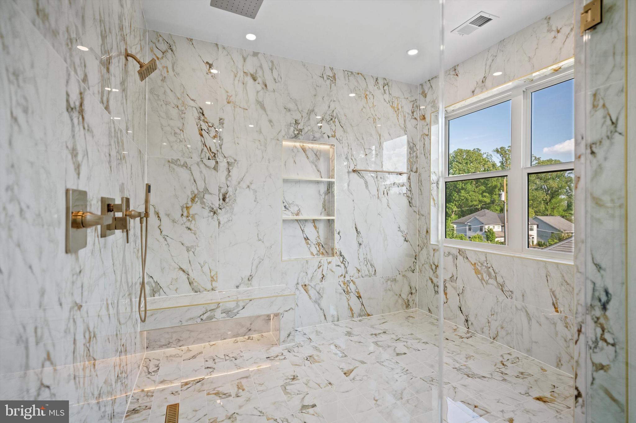 PIMMIT HILLS - Residential
