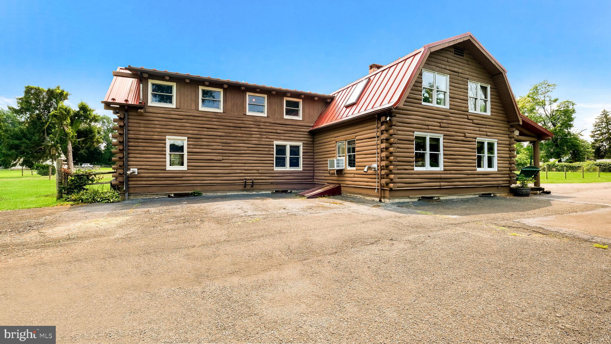 VILLAGE SHIRES - Residential