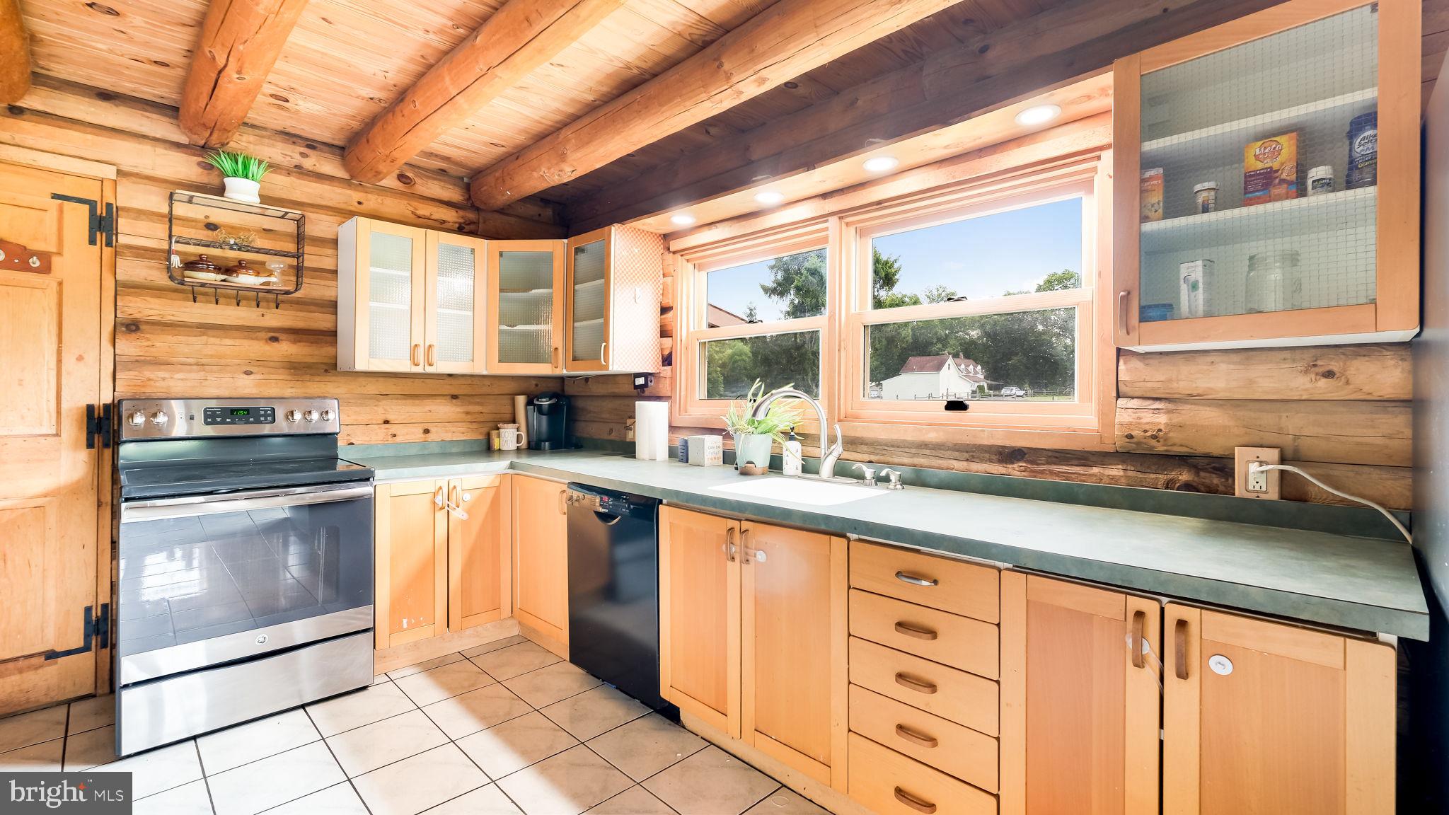 VILLAGE SHIRES - Residential