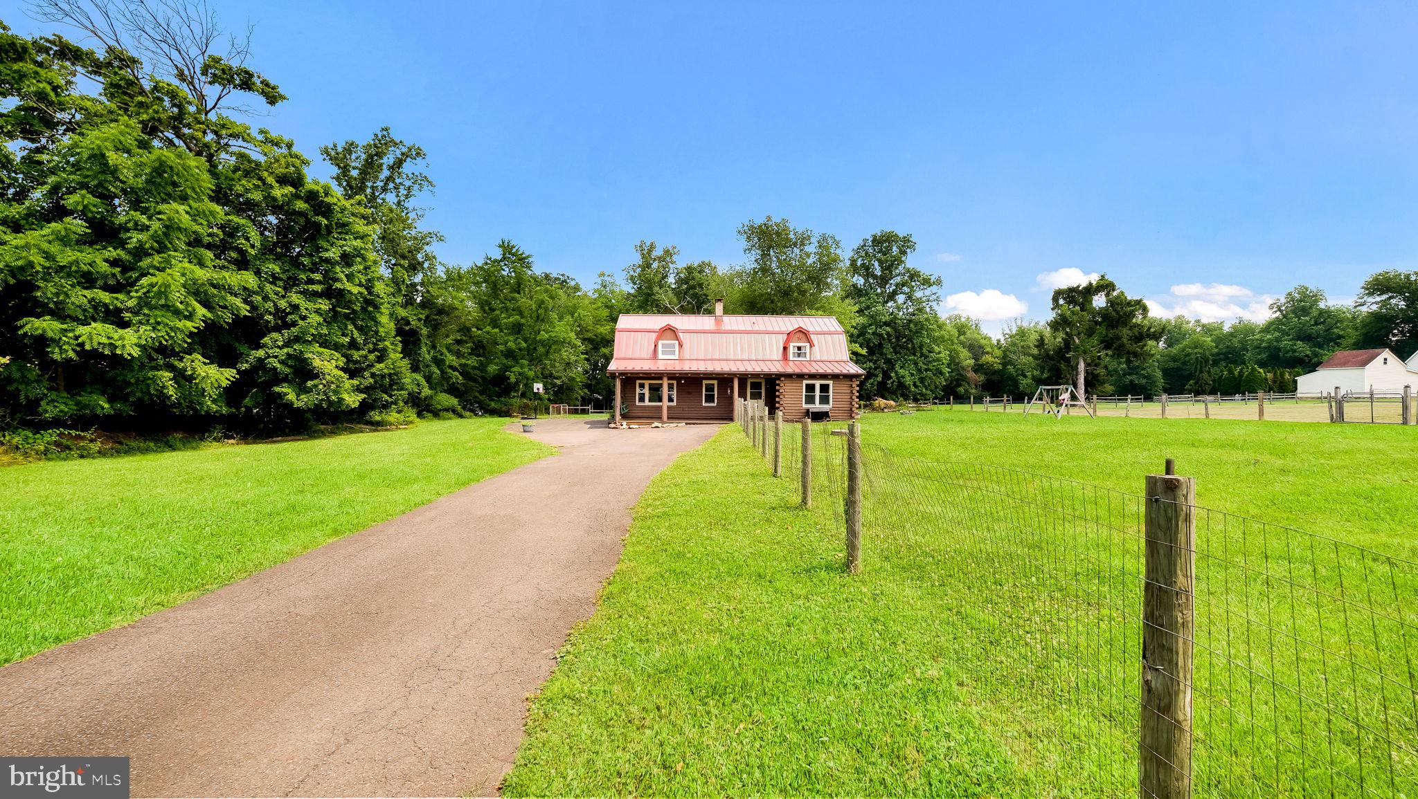 VILLAGE SHIRES - Residential