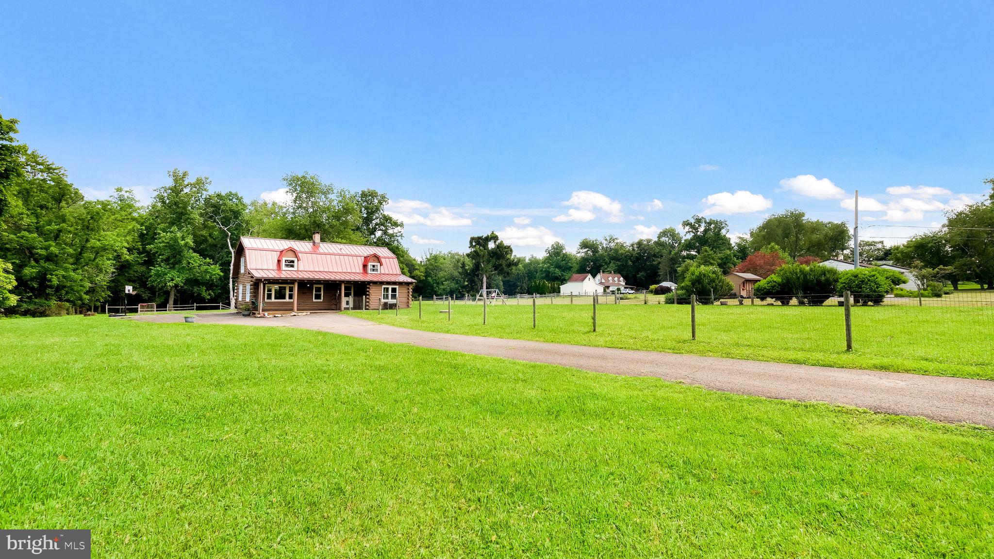 VILLAGE SHIRES - Residential
