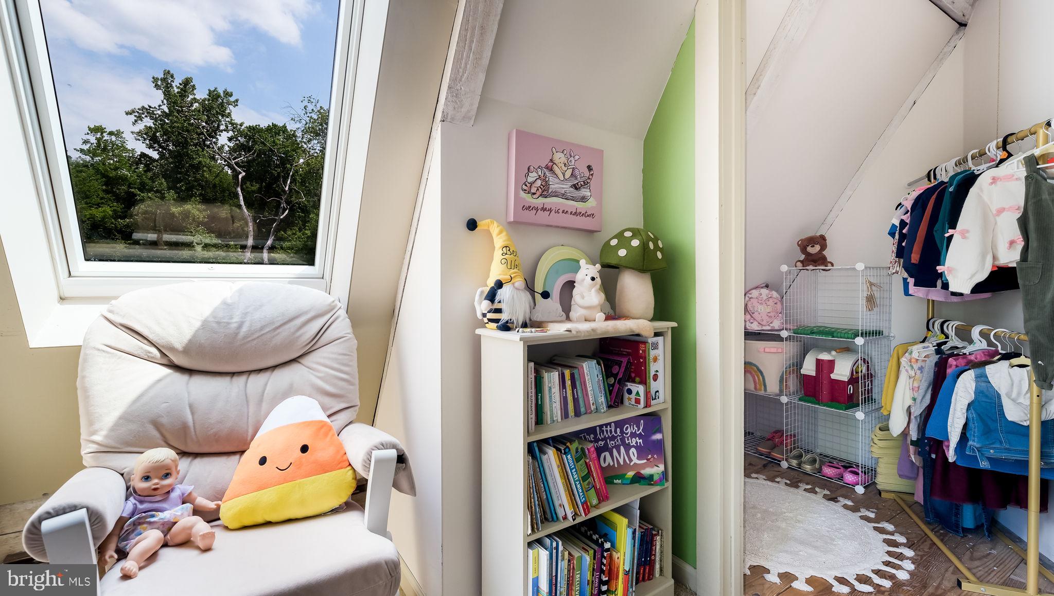 VILLAGE SHIRES - Residential