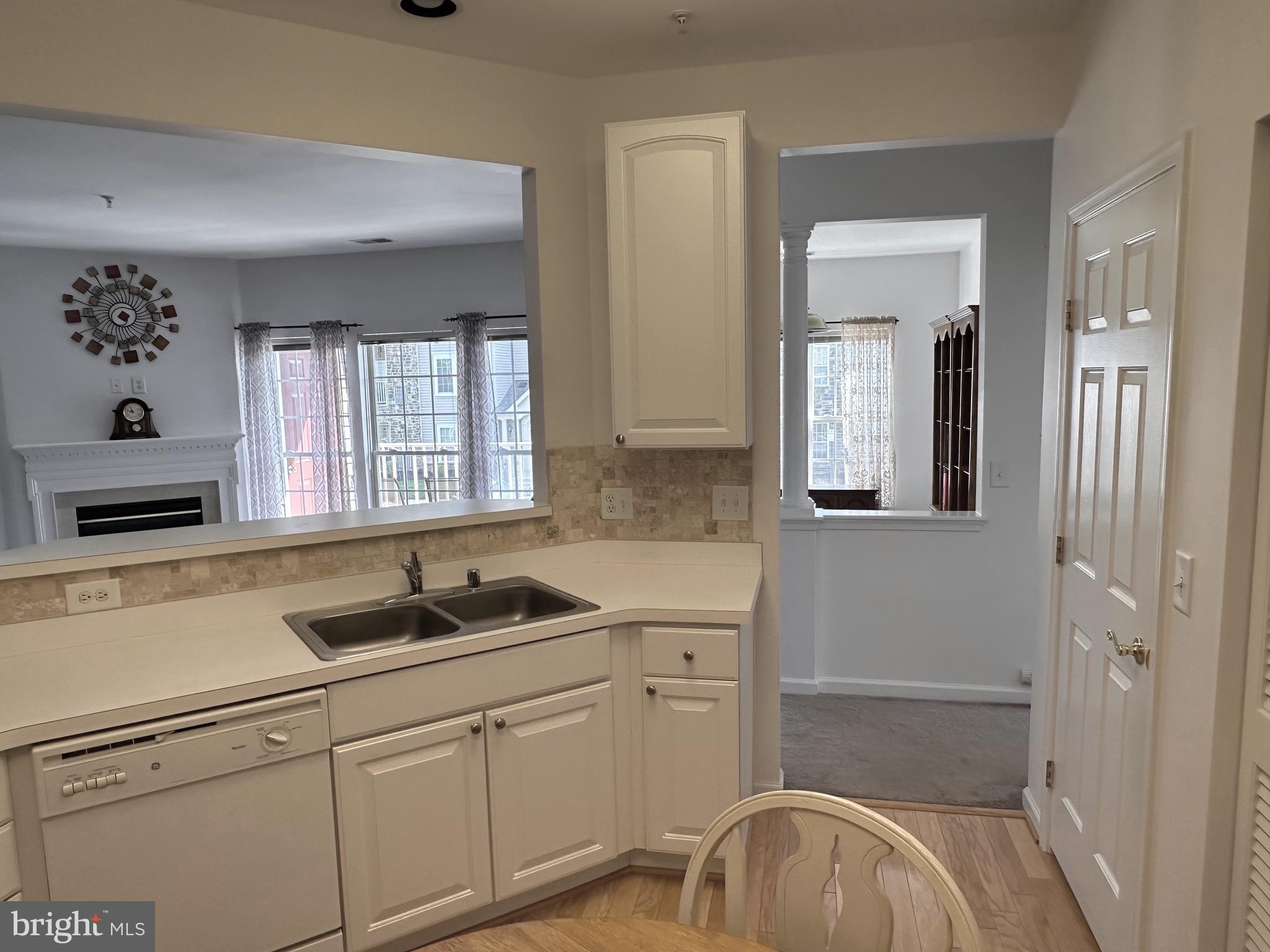 HEARTHSTONE AT VILLAGE SQUARE - Residential