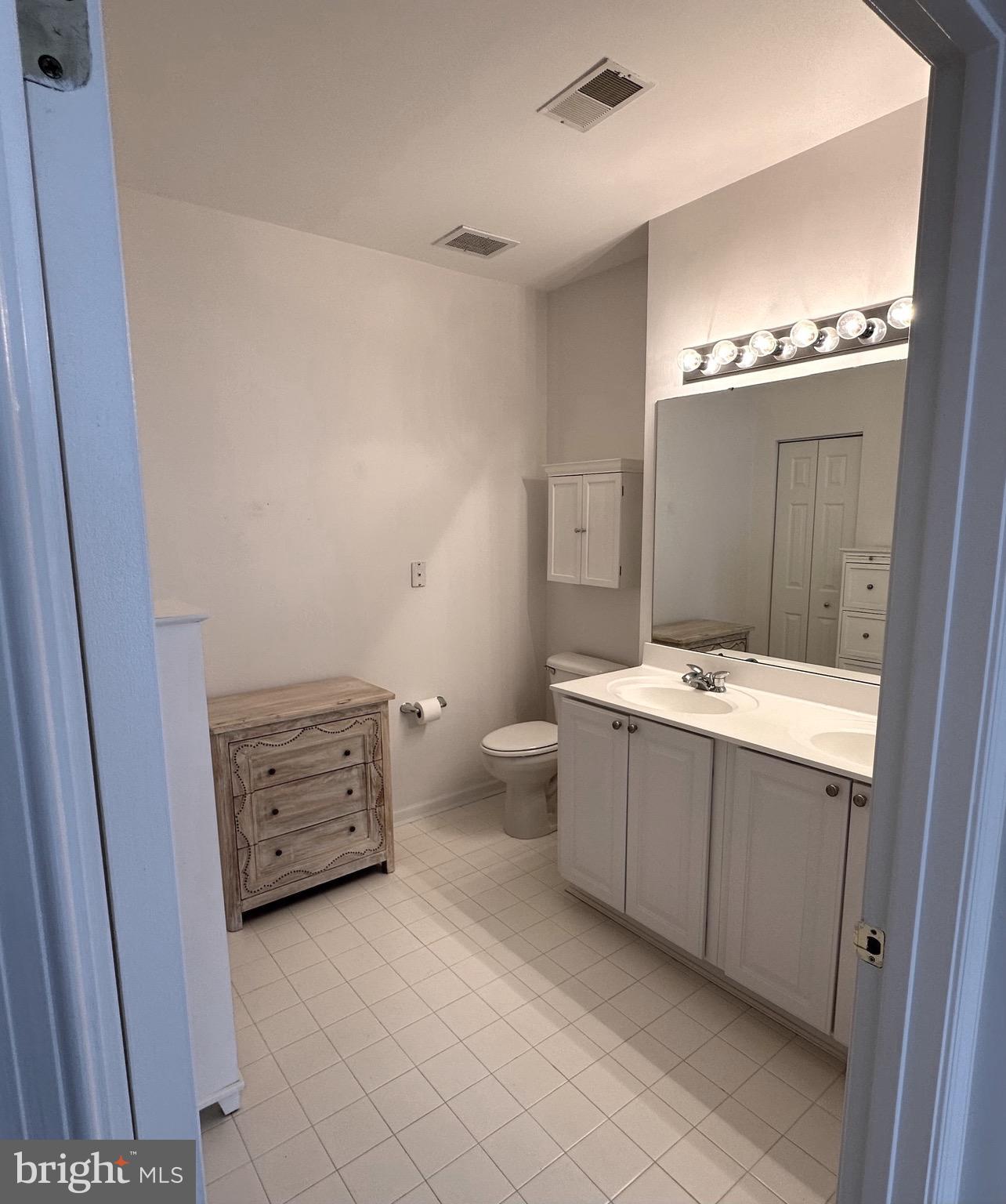 HEARTHSTONE AT VILLAGE SQUARE - Residential