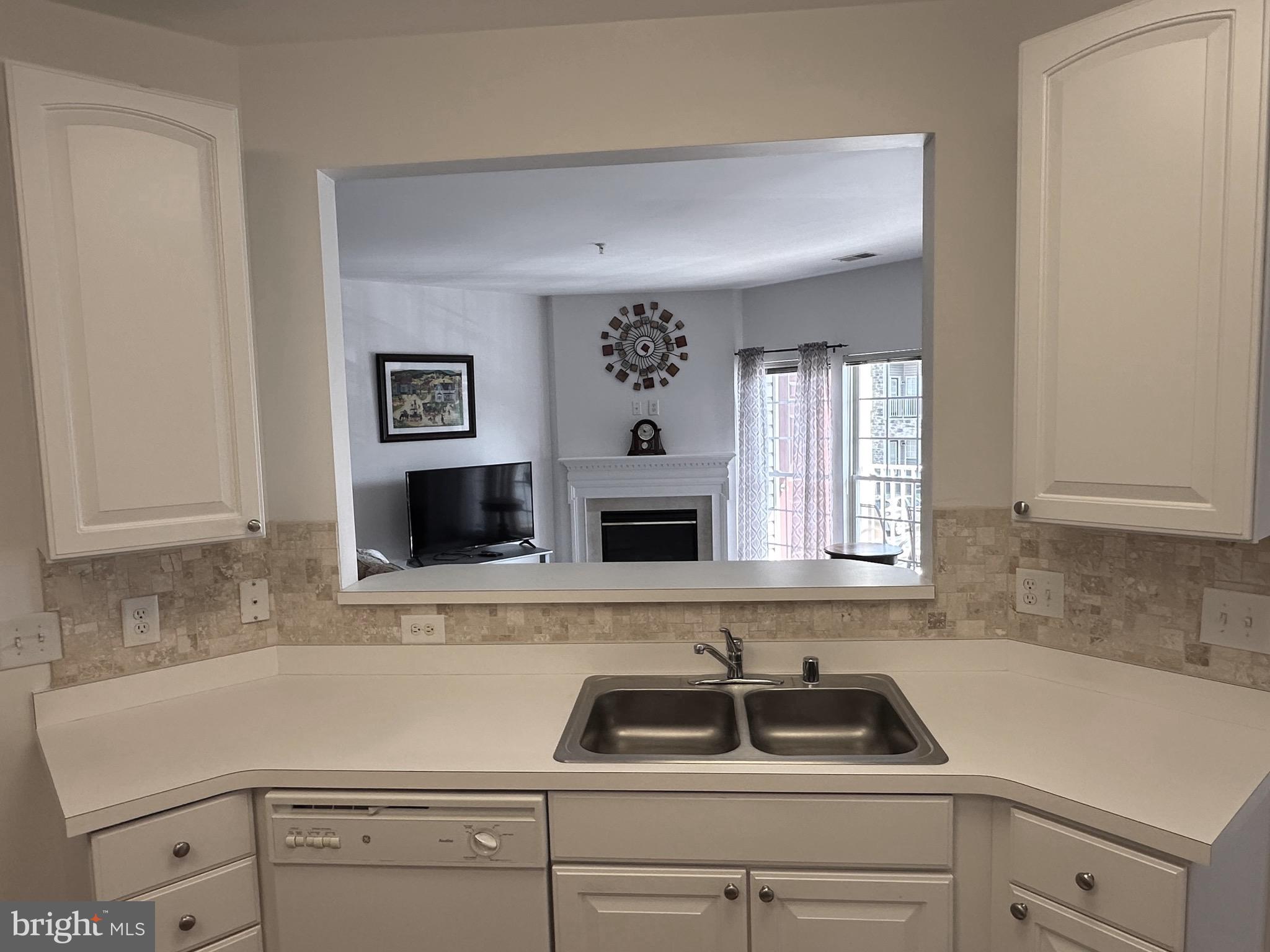 HEARTHSTONE AT VILLAGE SQUARE - Residential