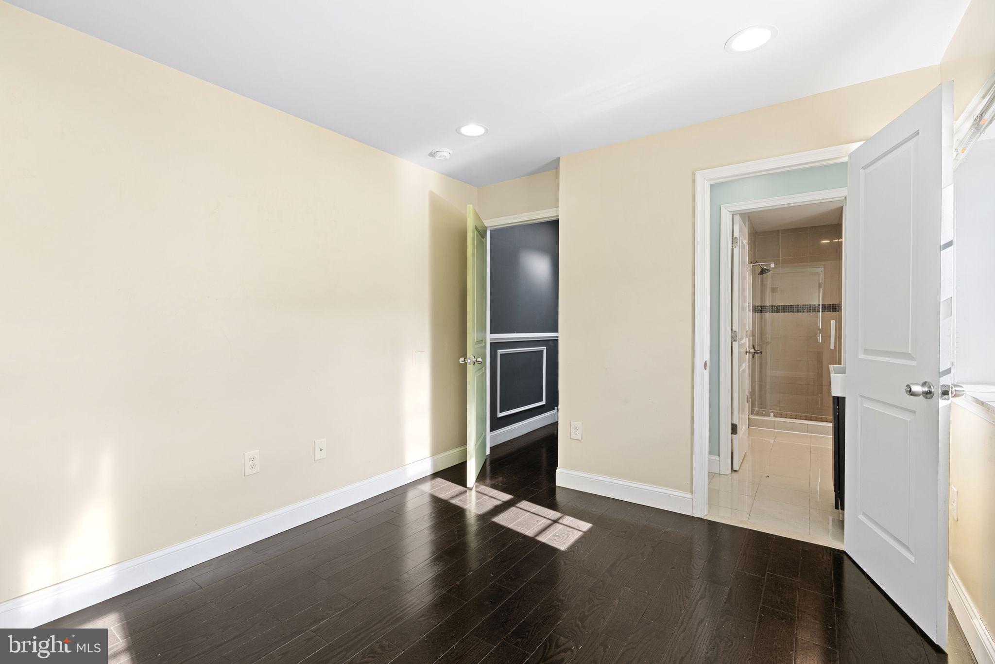 PASSYUNK SQUARE - Residential