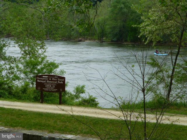 SWEETWATER CROSSING - Land