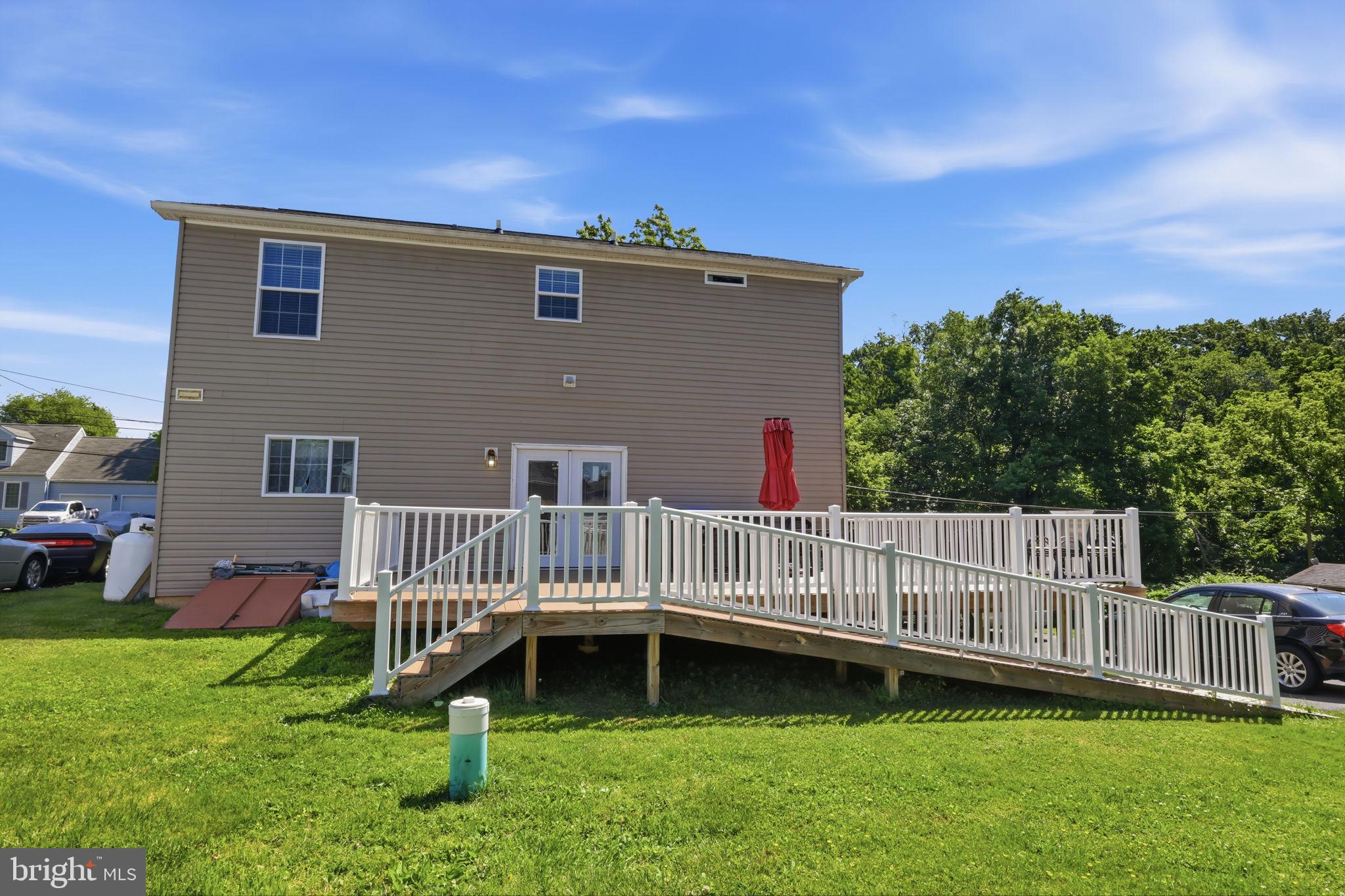 TWIN OAKS - Residential