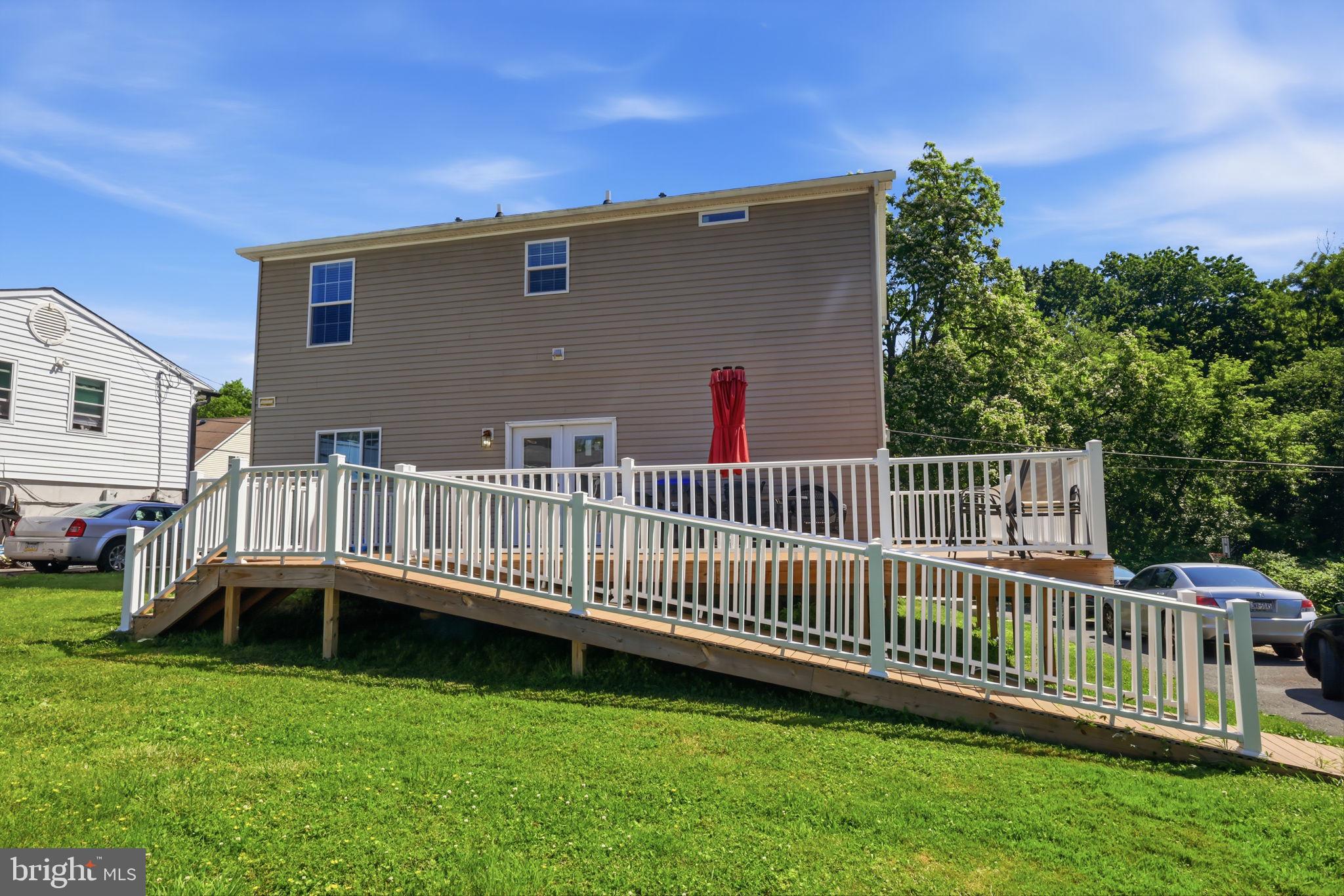 TWIN OAKS - Residential