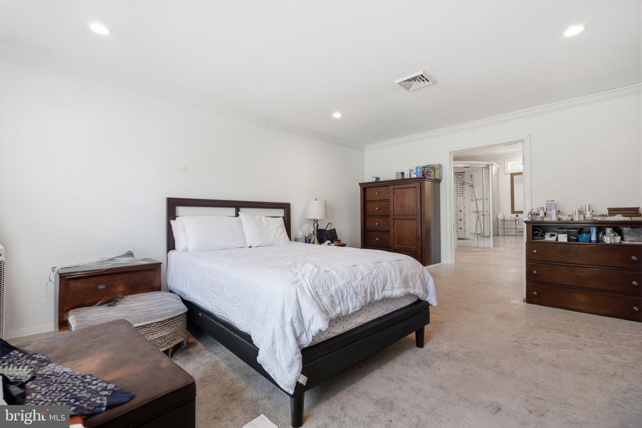 TWIN OAKS - Residential