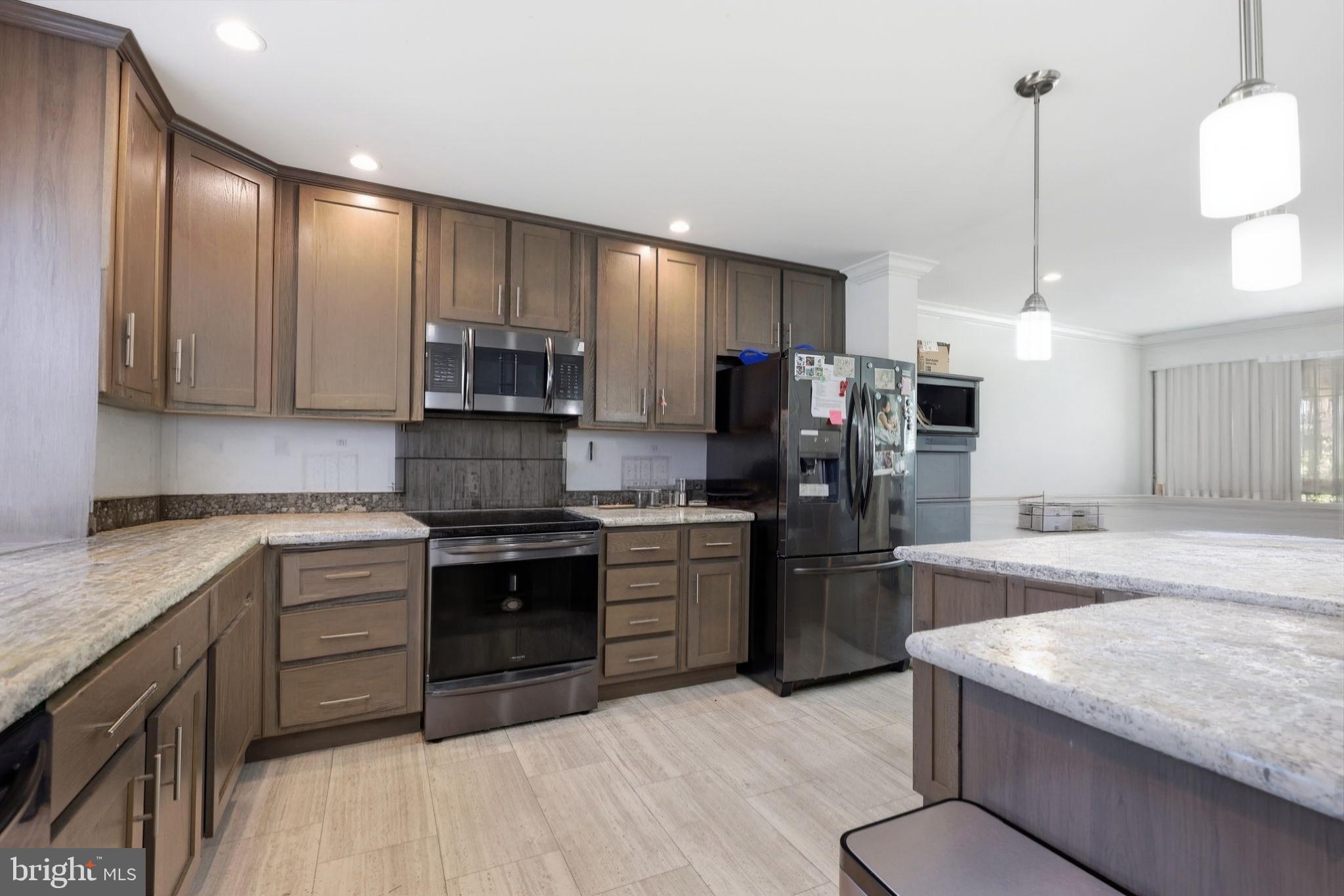 TWIN OAKS - Residential