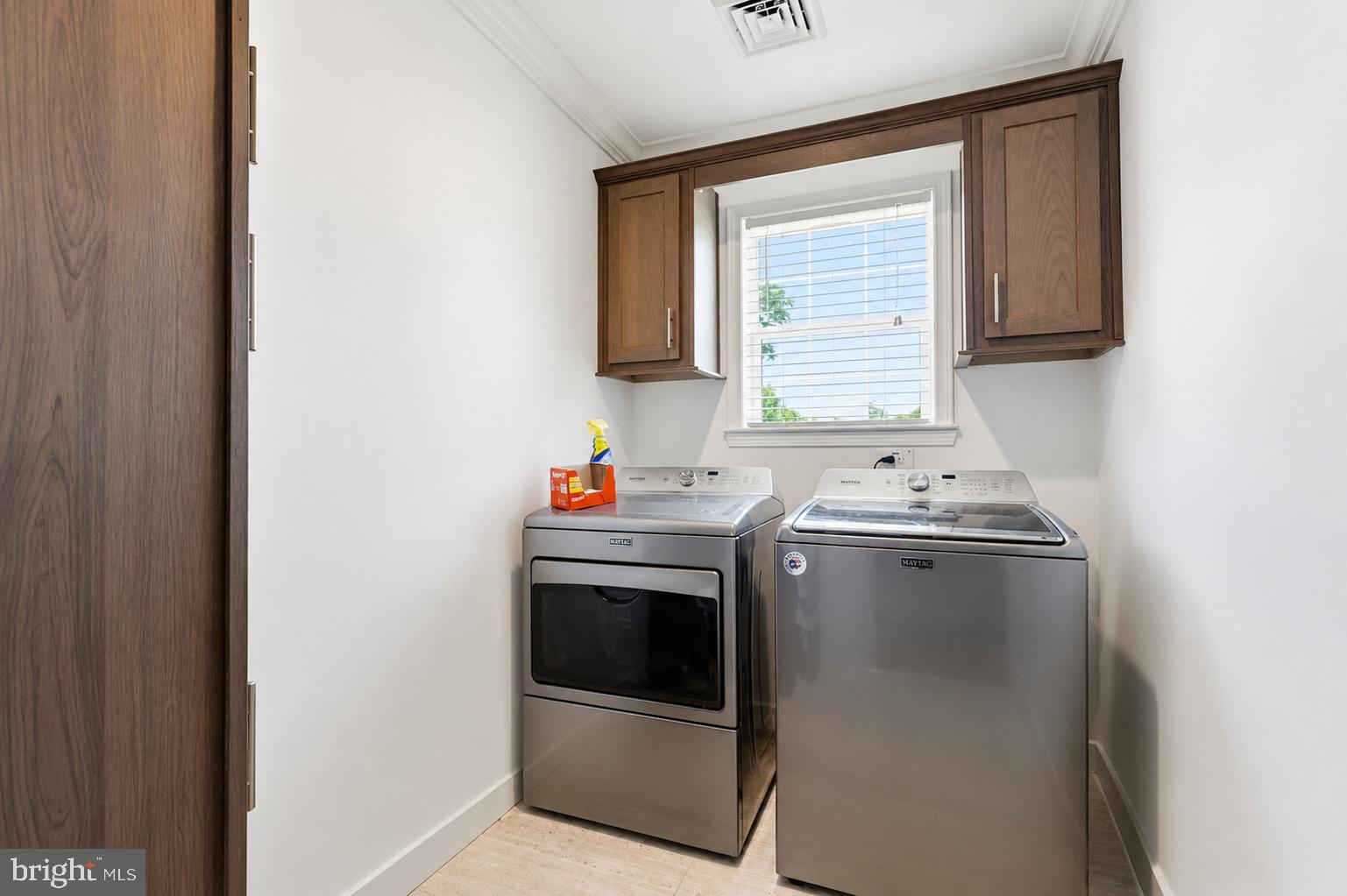 TWIN OAKS - Residential