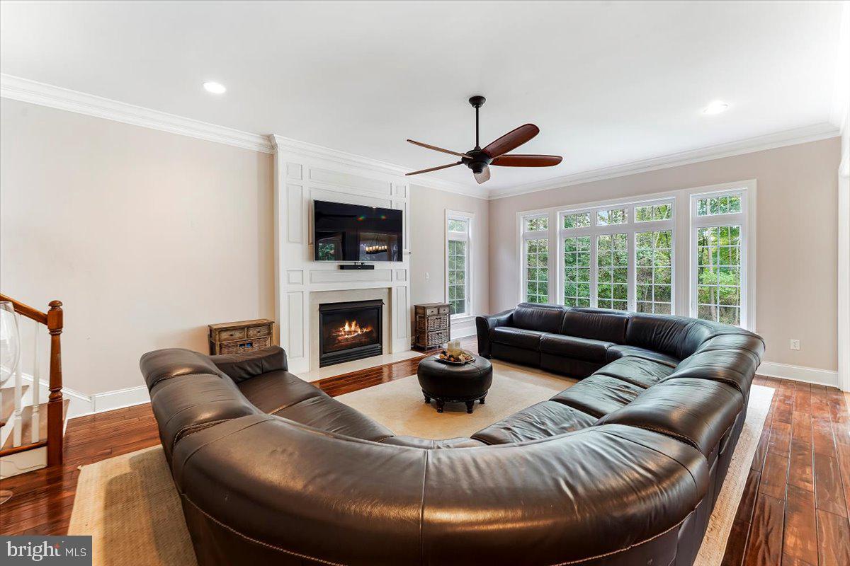 PONDVIEW - Residential
