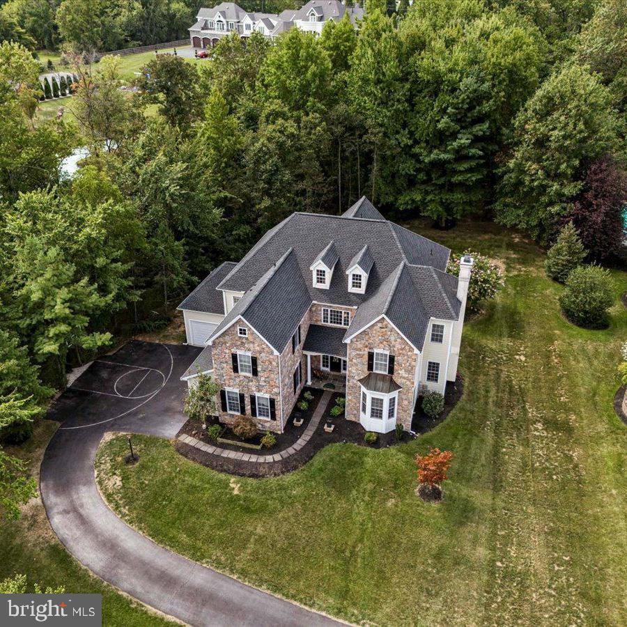 PONDVIEW - Residential