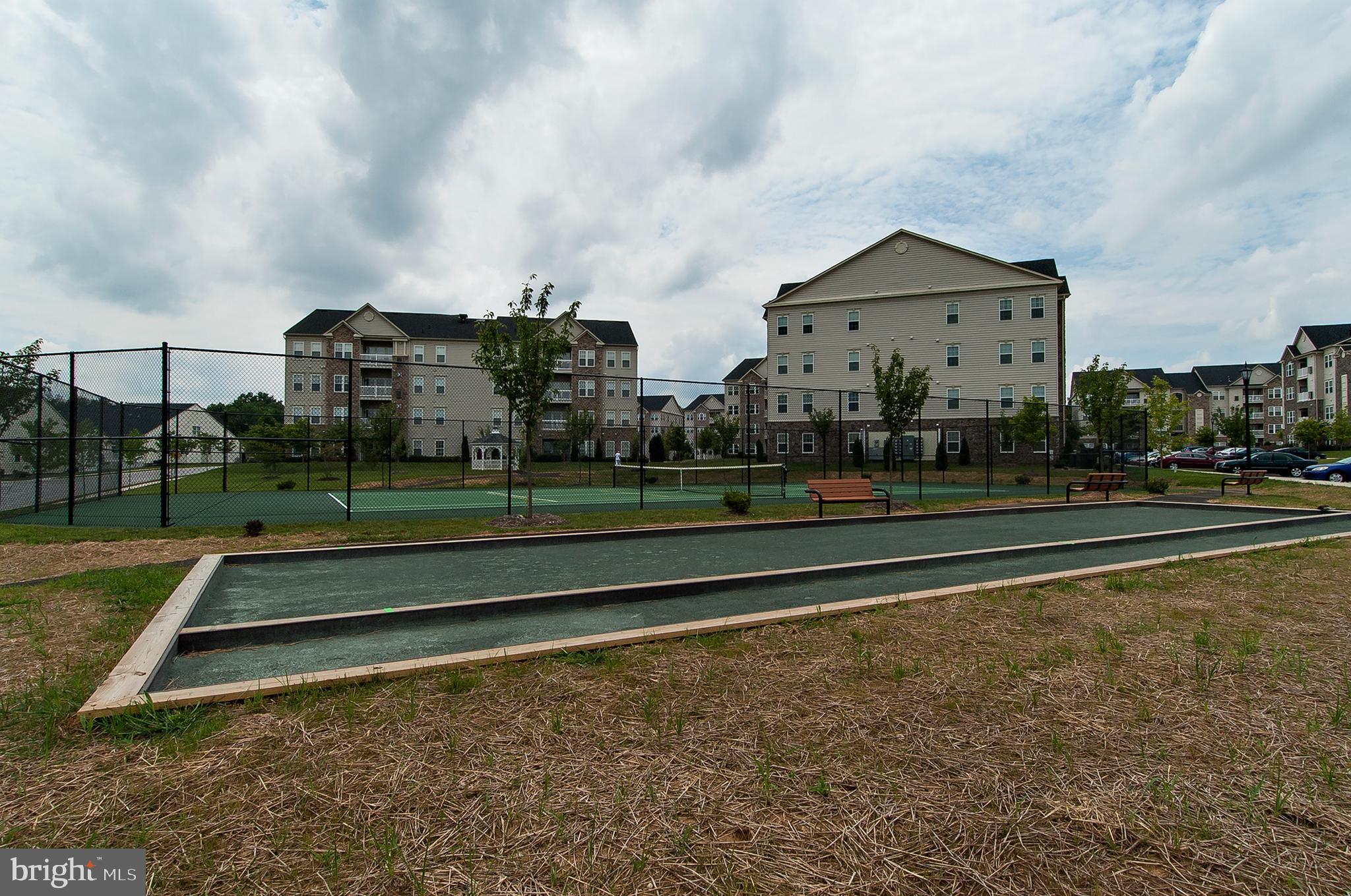 COURTYARDS AT WAVERLY WOODS EAST - Residential