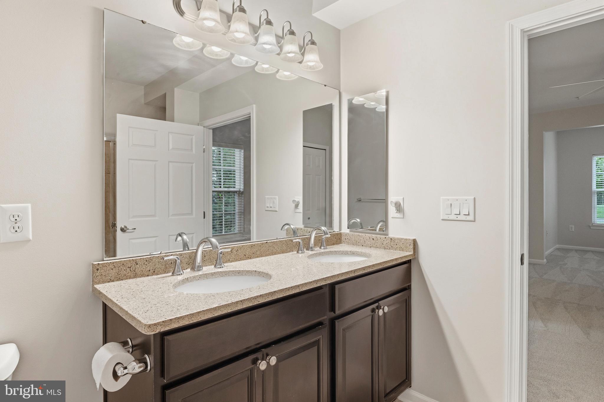COURTYARDS AT WAVERLY WOODS EAST - Residential