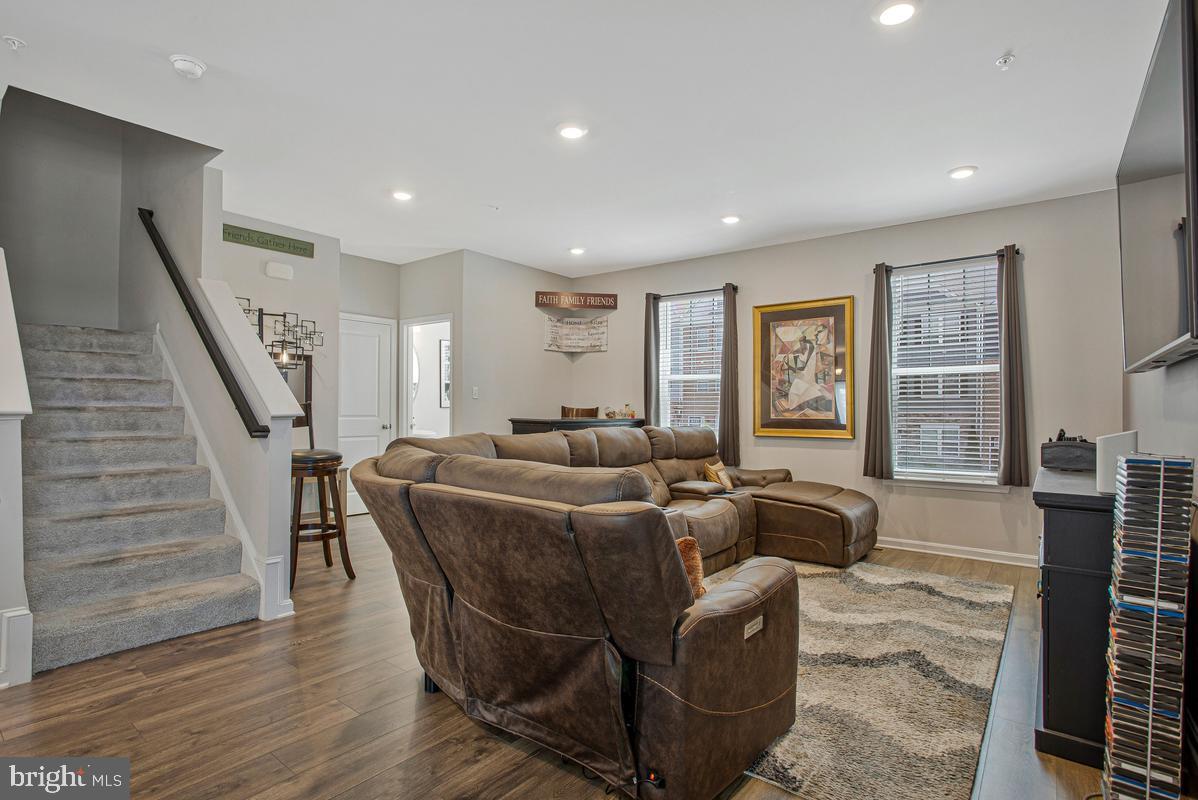 WOODMORE OVERLOOK - Residential