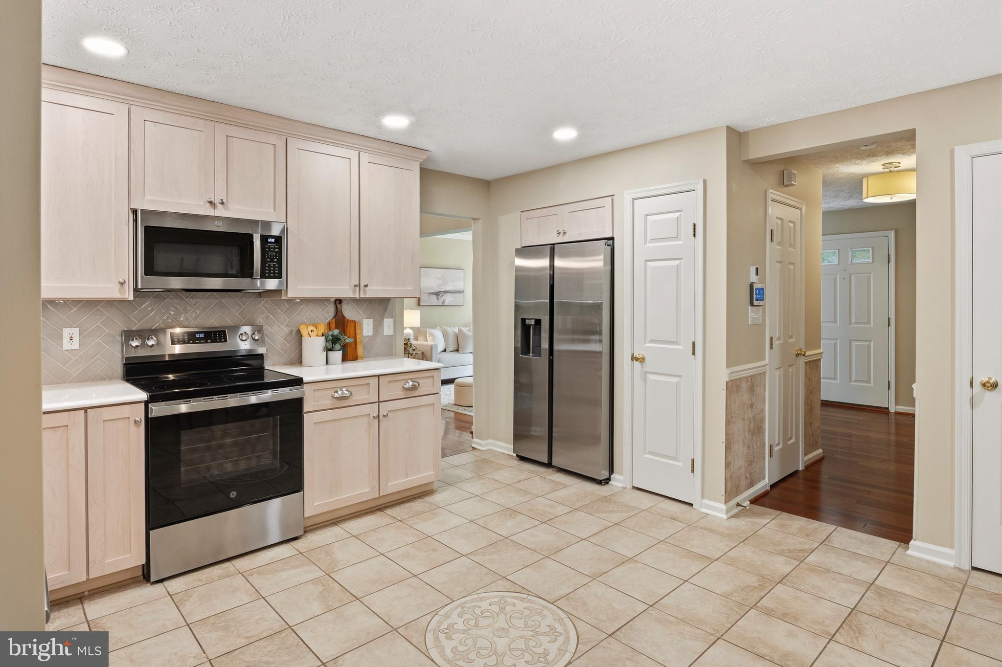 FOX CHASE - Residential