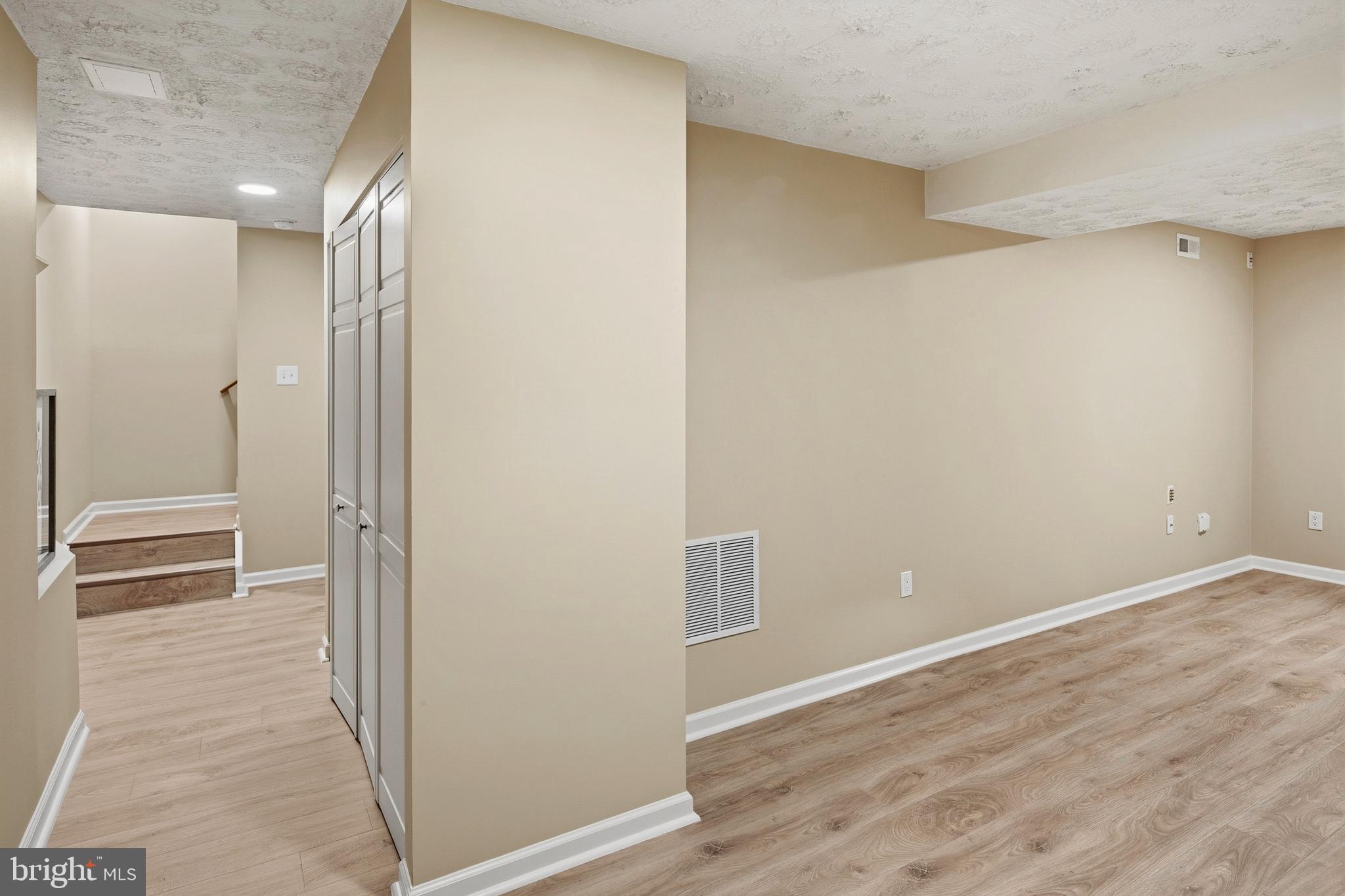 FOX CHASE - Residential