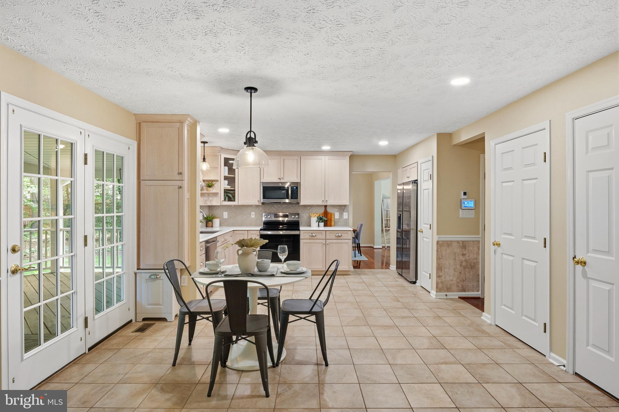 FOX CHASE - Residential