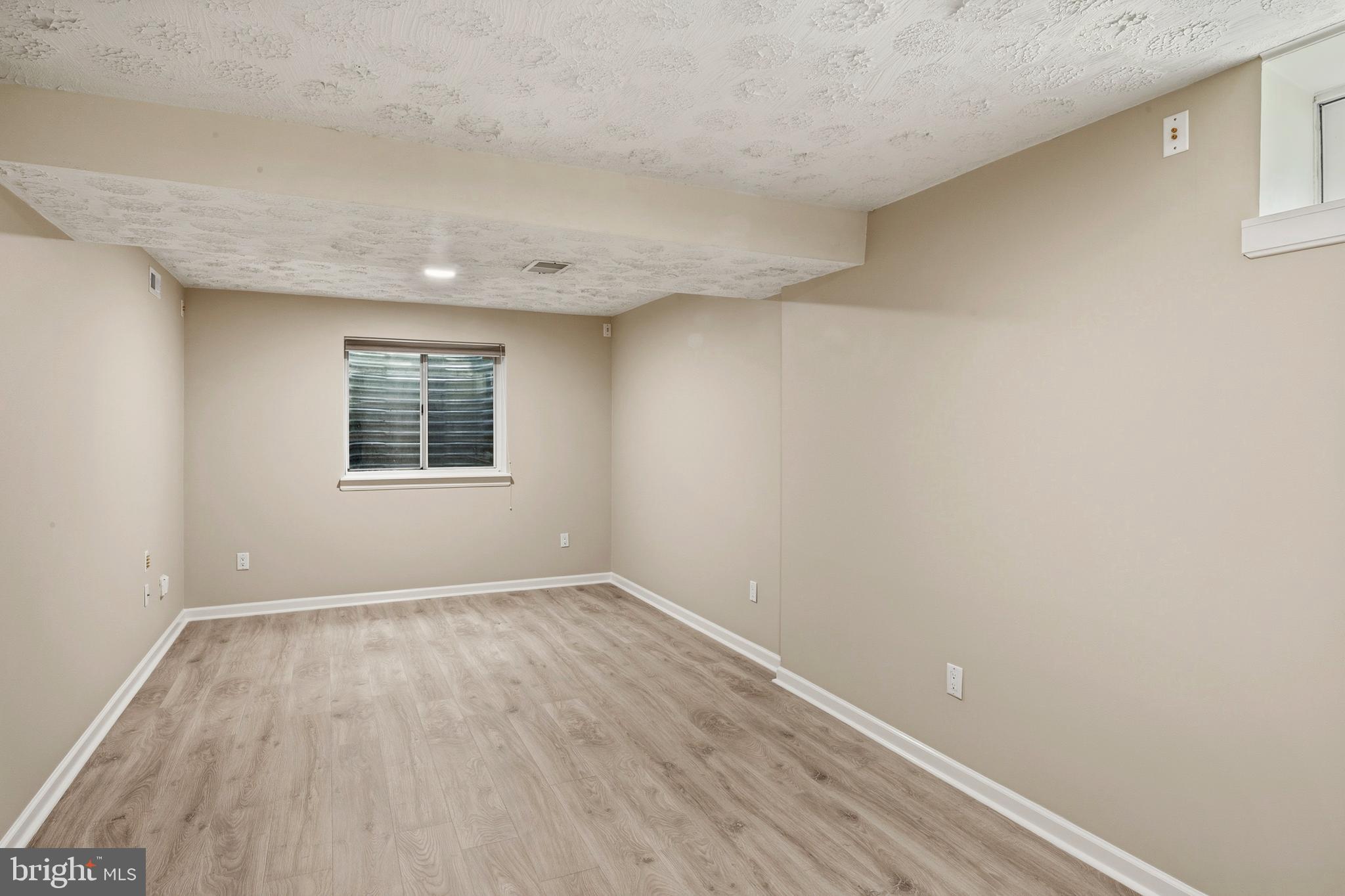 FOX CHASE - Residential