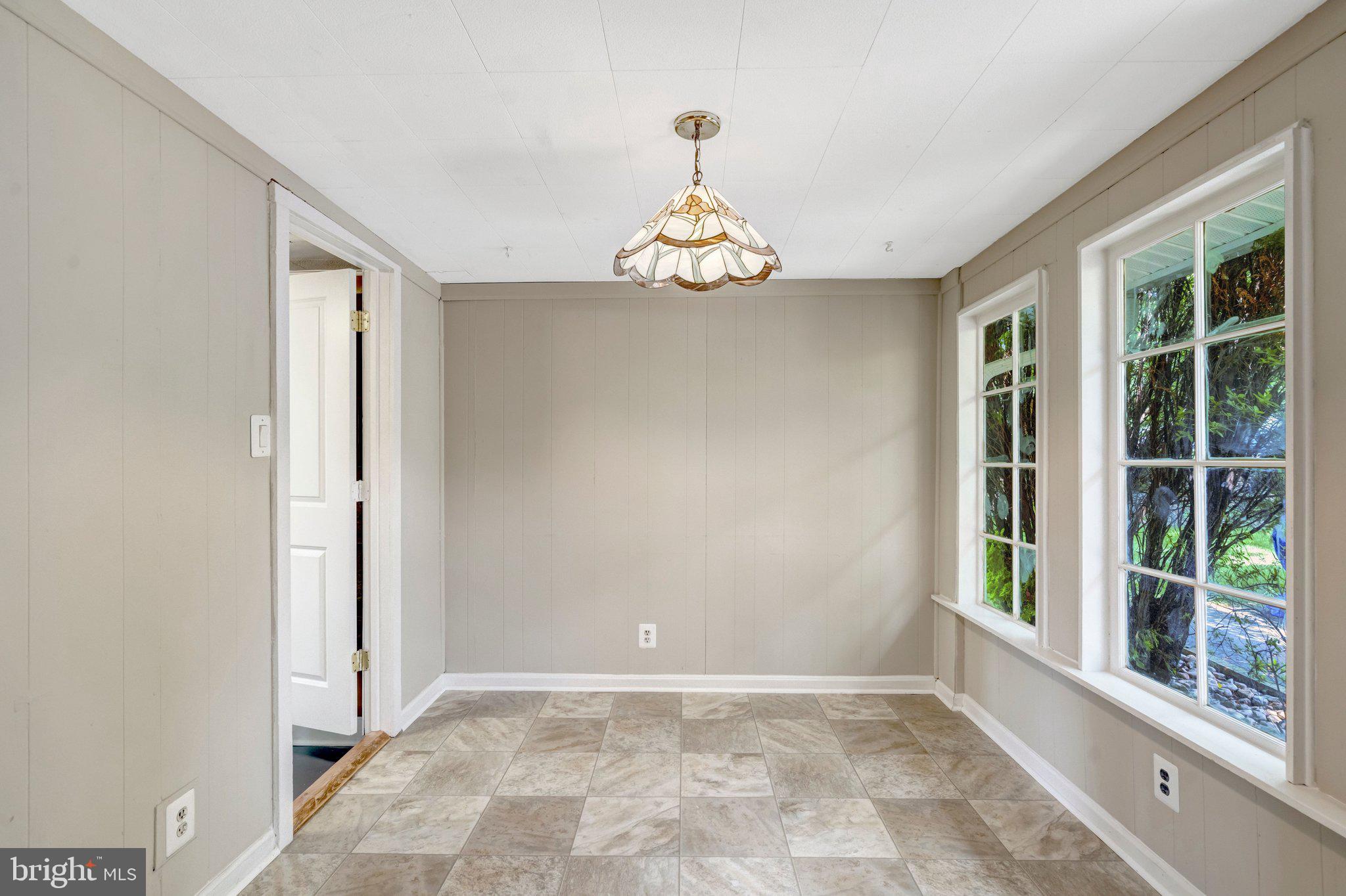 COUNTRY CLUB HILLS - Residential